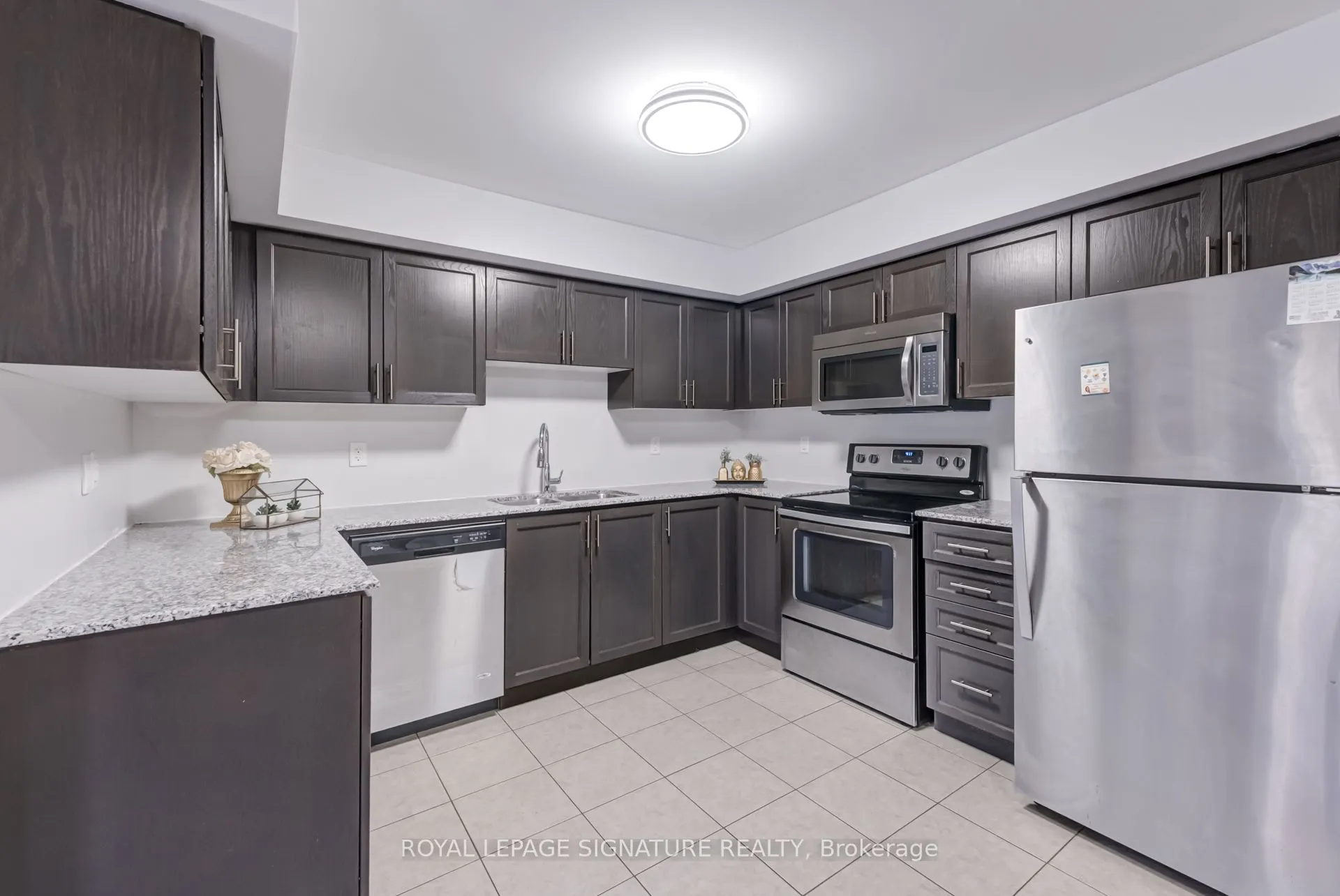 2492 Post Road, #19