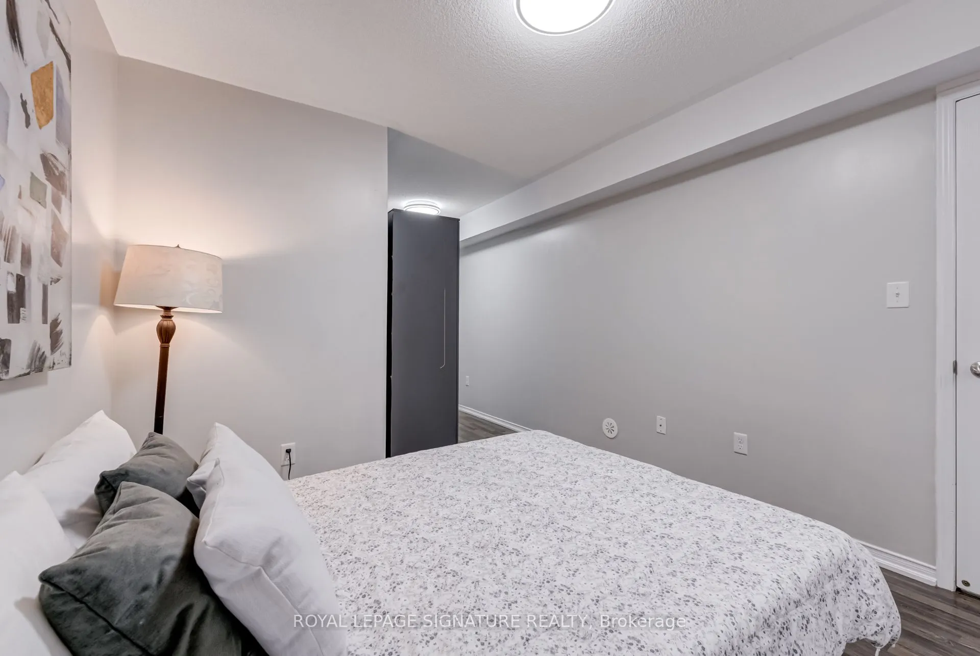 2492 Post Road, #19
