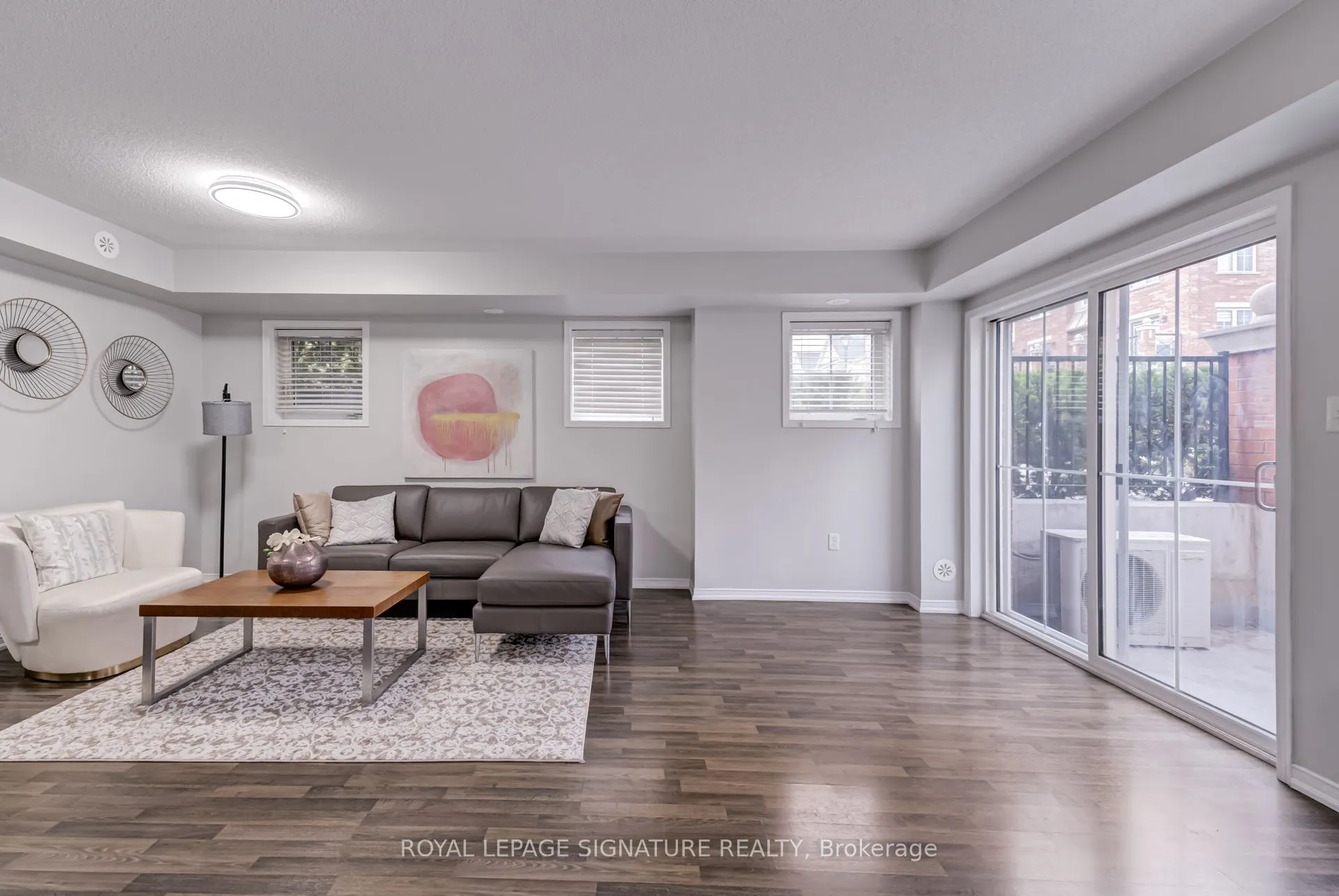 2492 Post Road, #19
