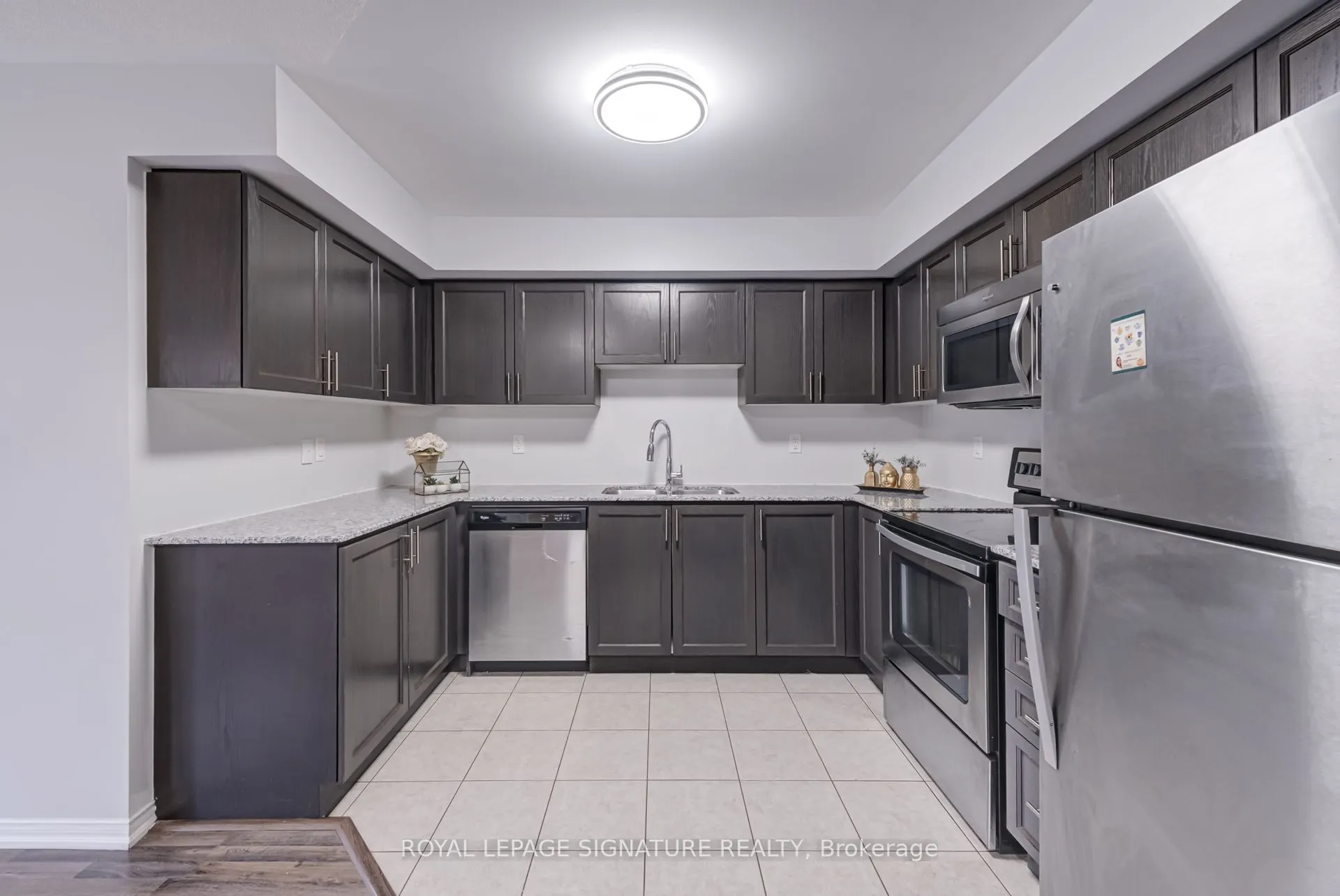2492 Post Road, #19