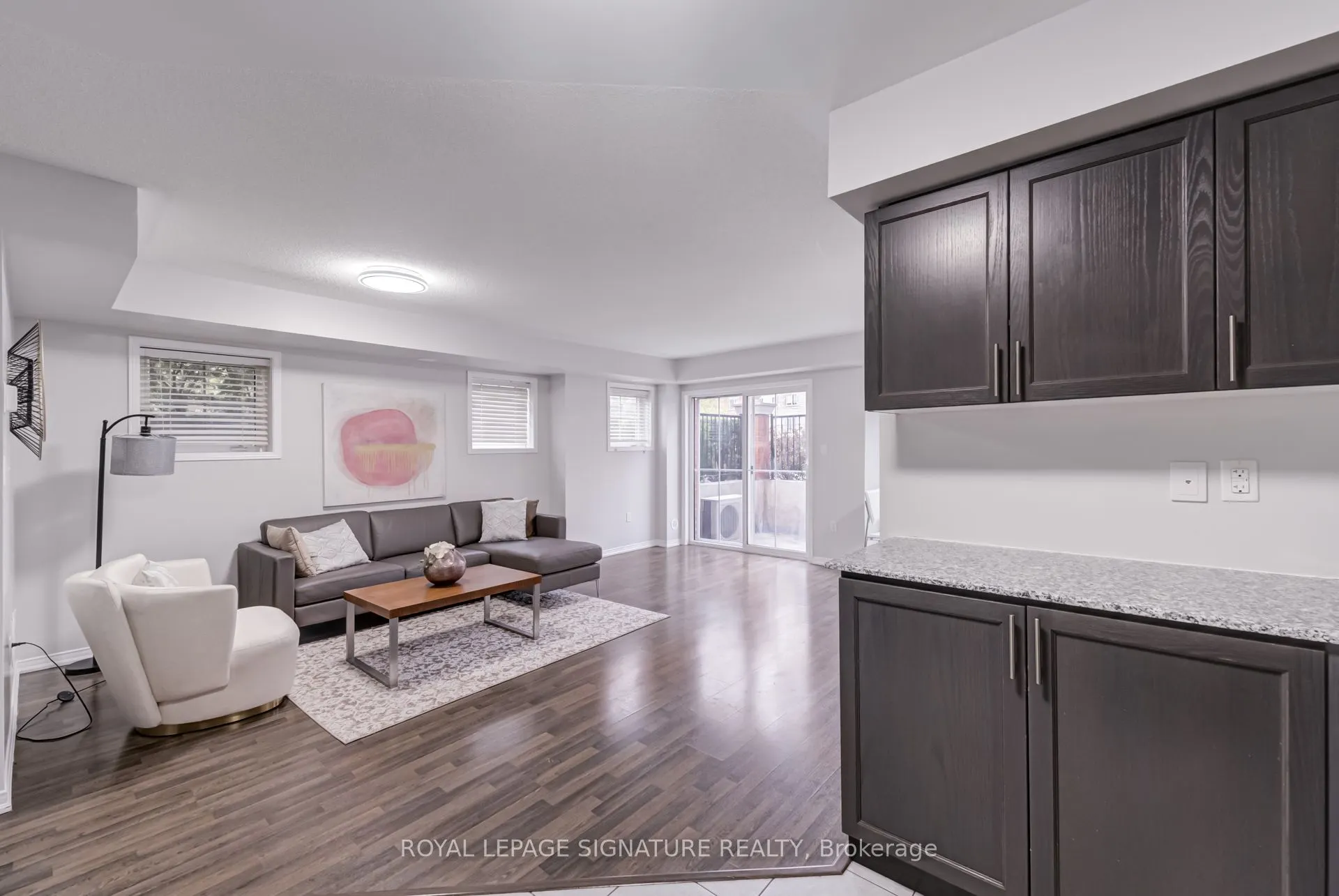 2492 Post Road, #19