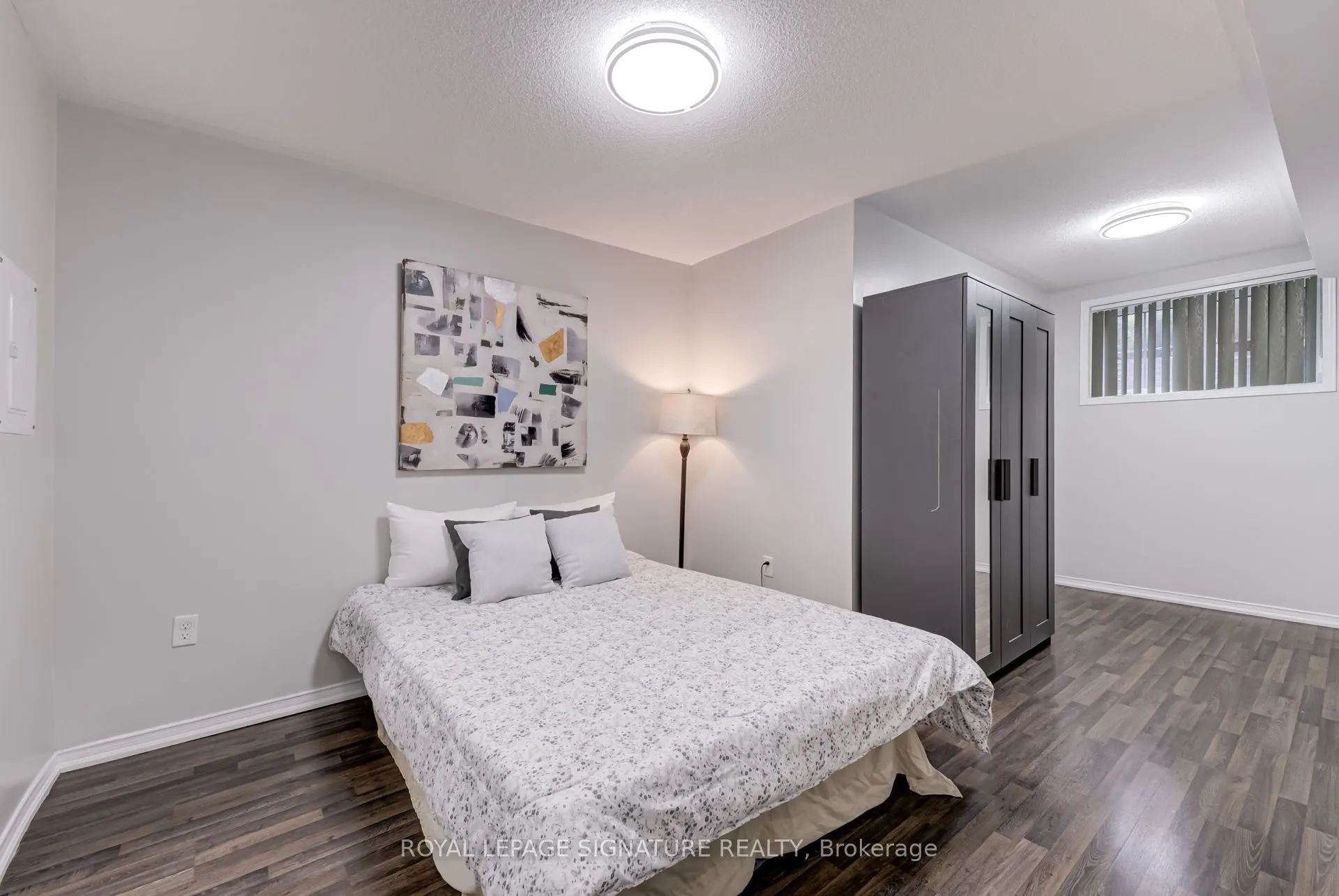 2492 Post Road, #19