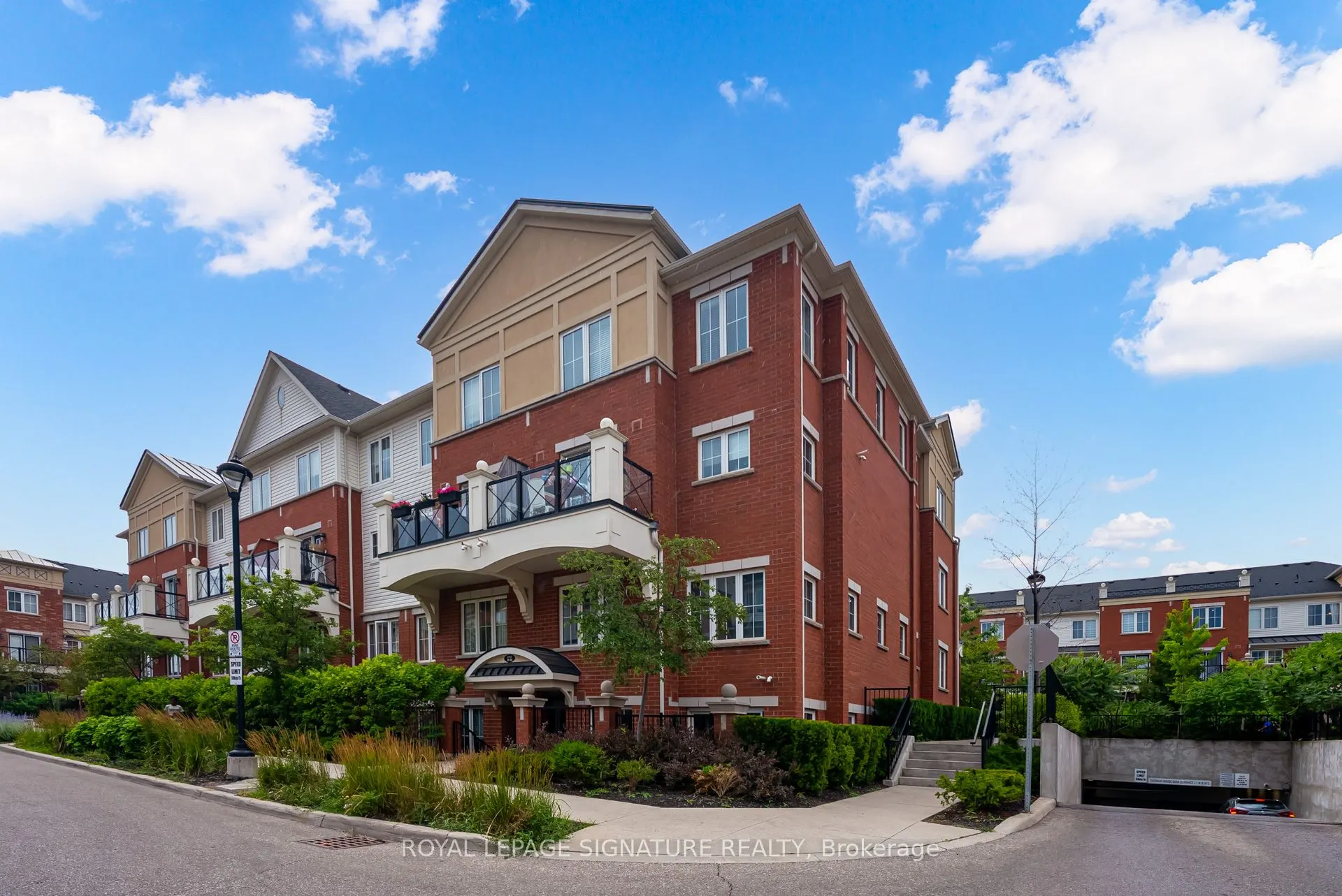 2492 Post Road, #19