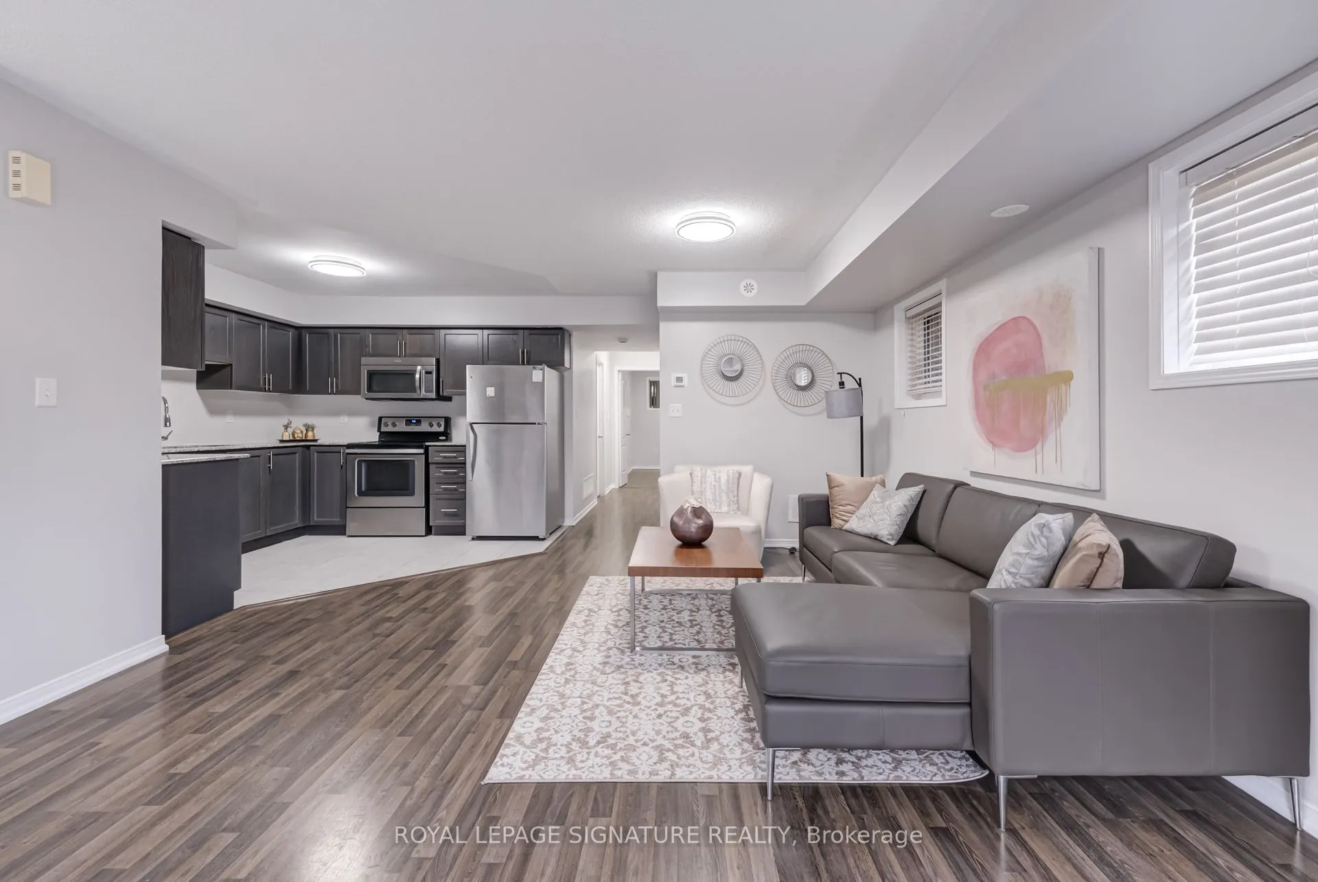2492 Post Road, #19