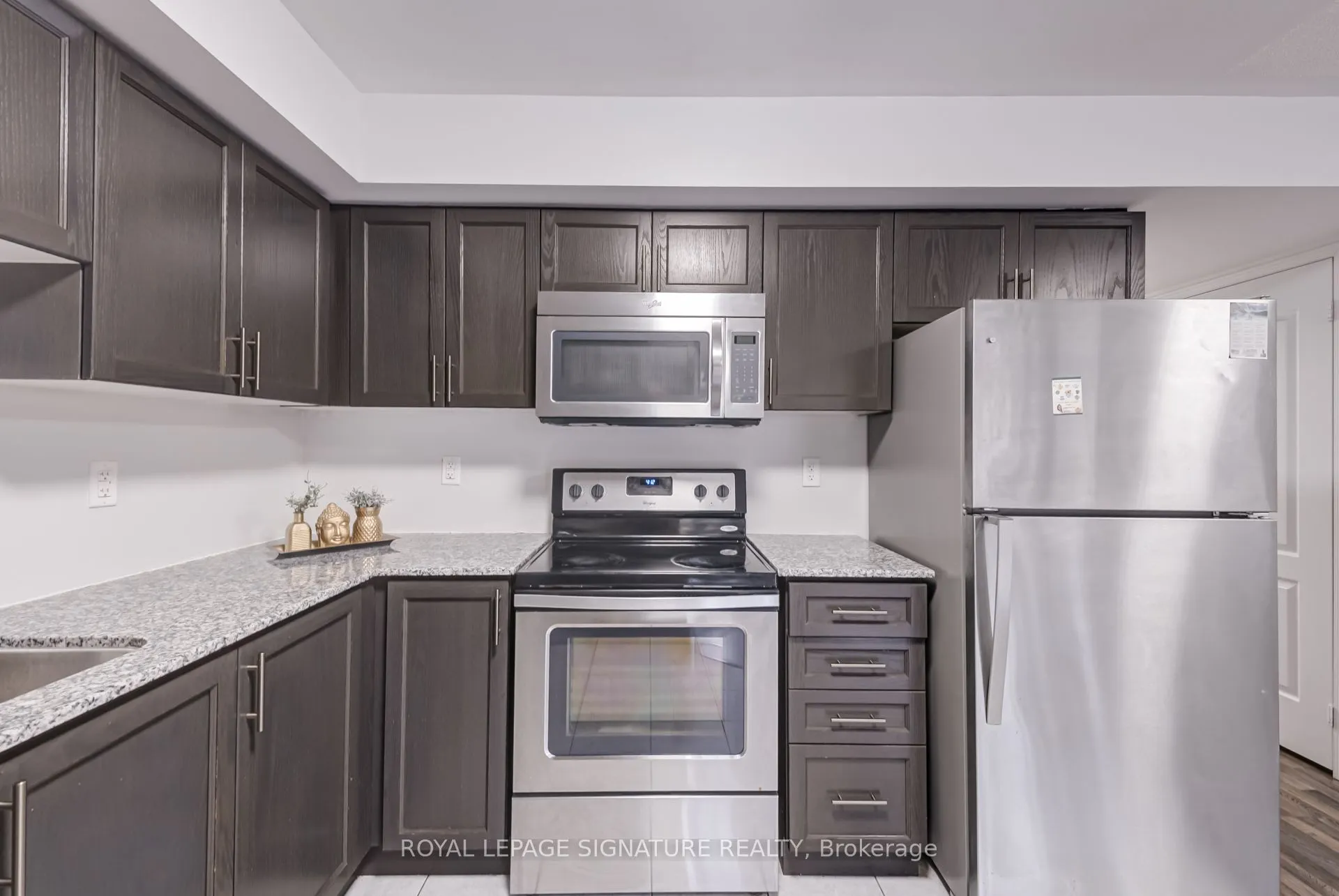 2492 Post Road, #19