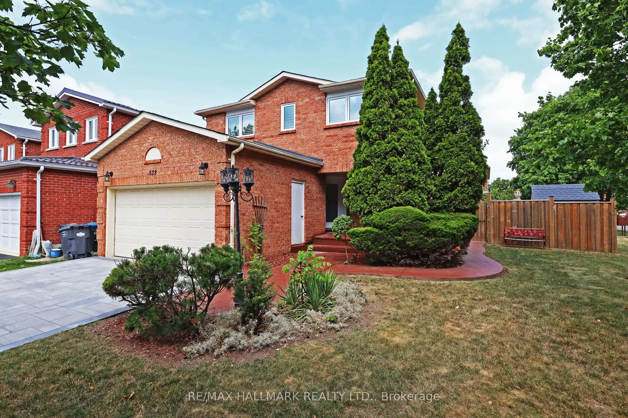 523 Petawawa Crescent