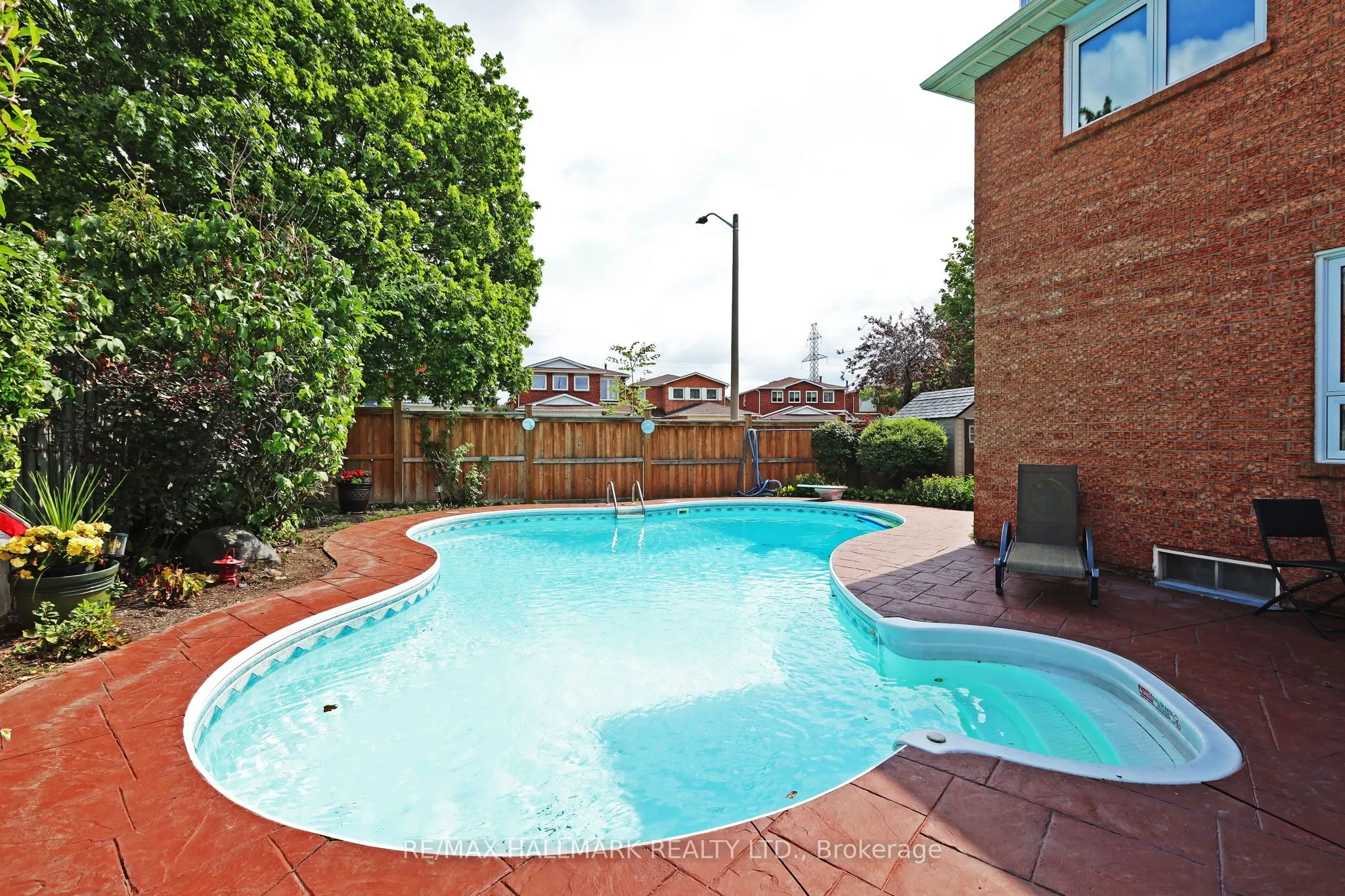 523 Petawawa Crescent