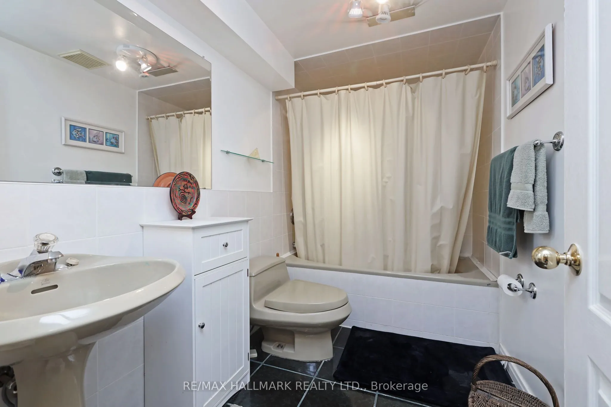 523 Petawawa Crescent