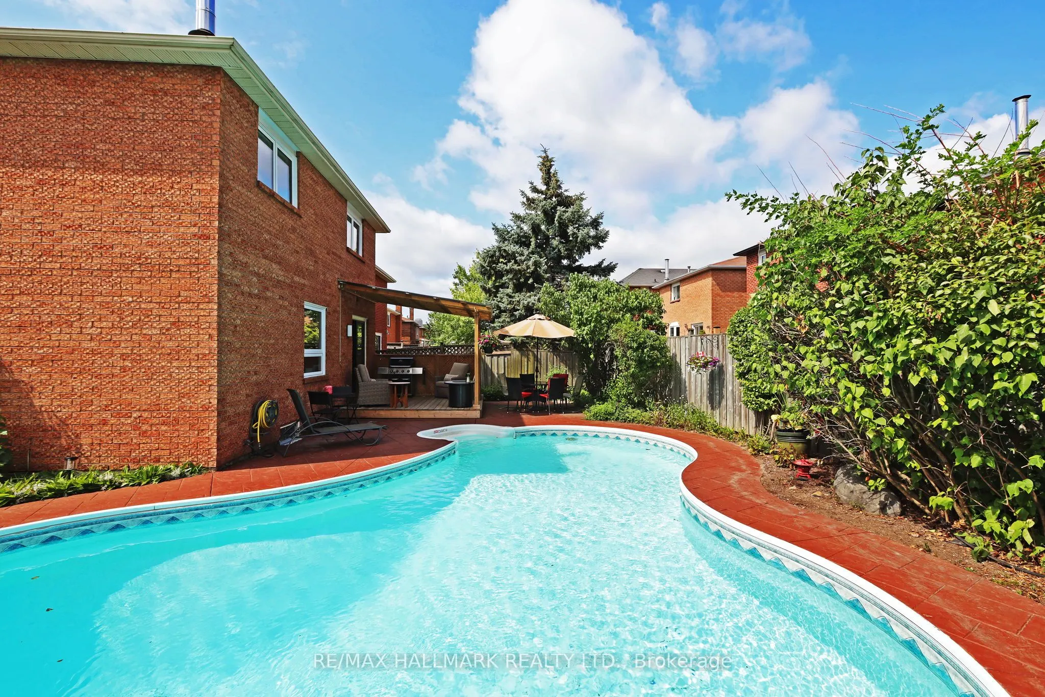 523 Petawawa Crescent