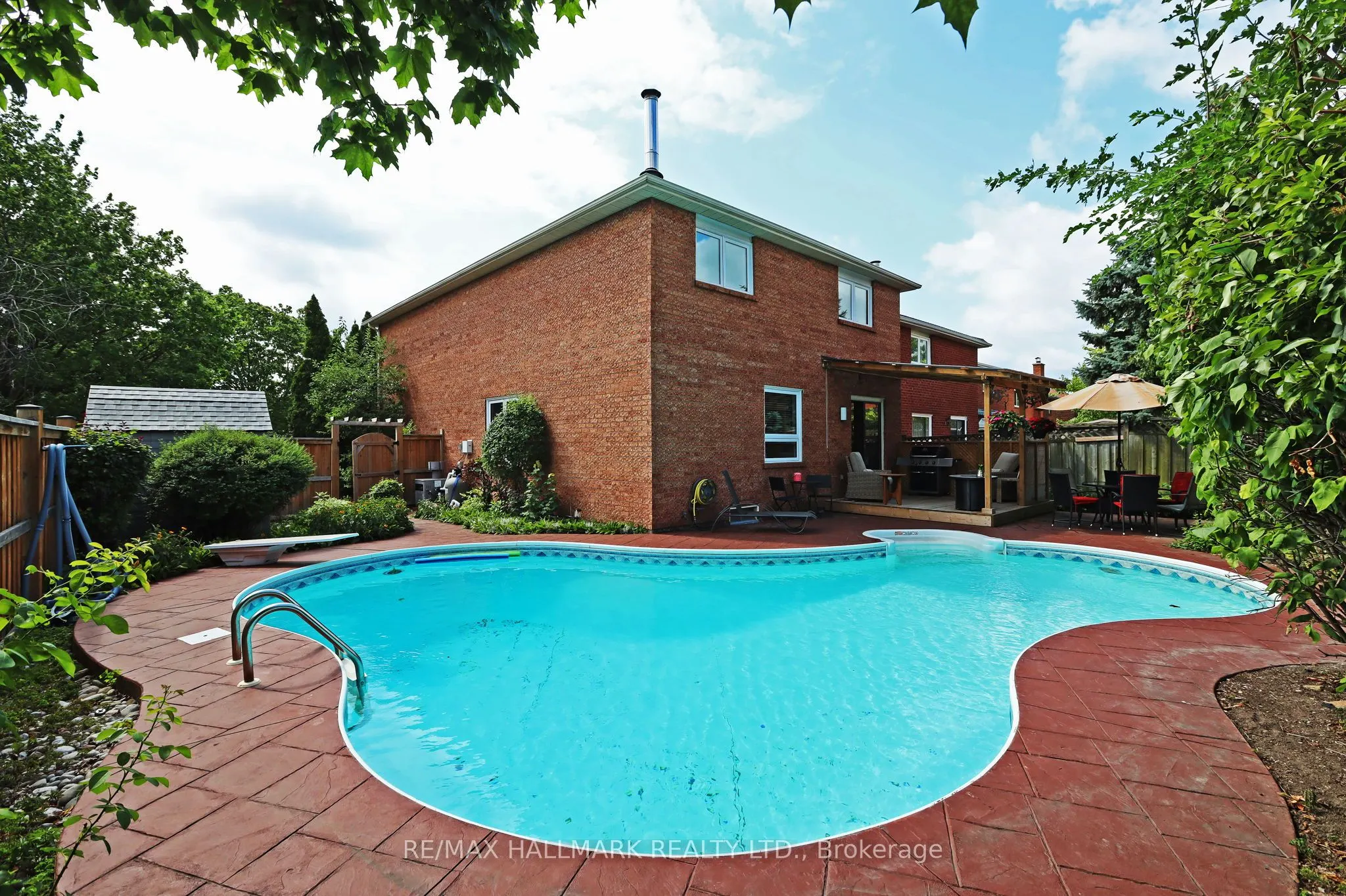 523 Petawawa Crescent