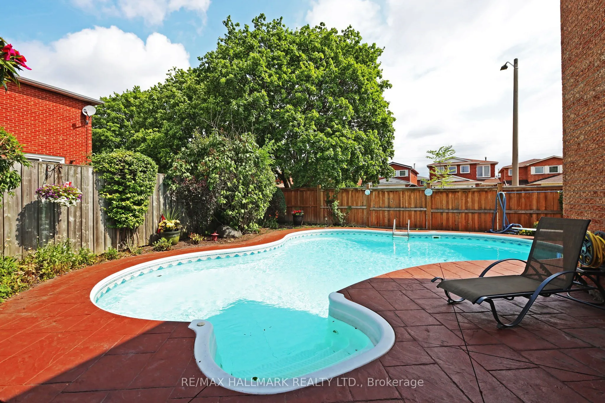 523 Petawawa Crescent