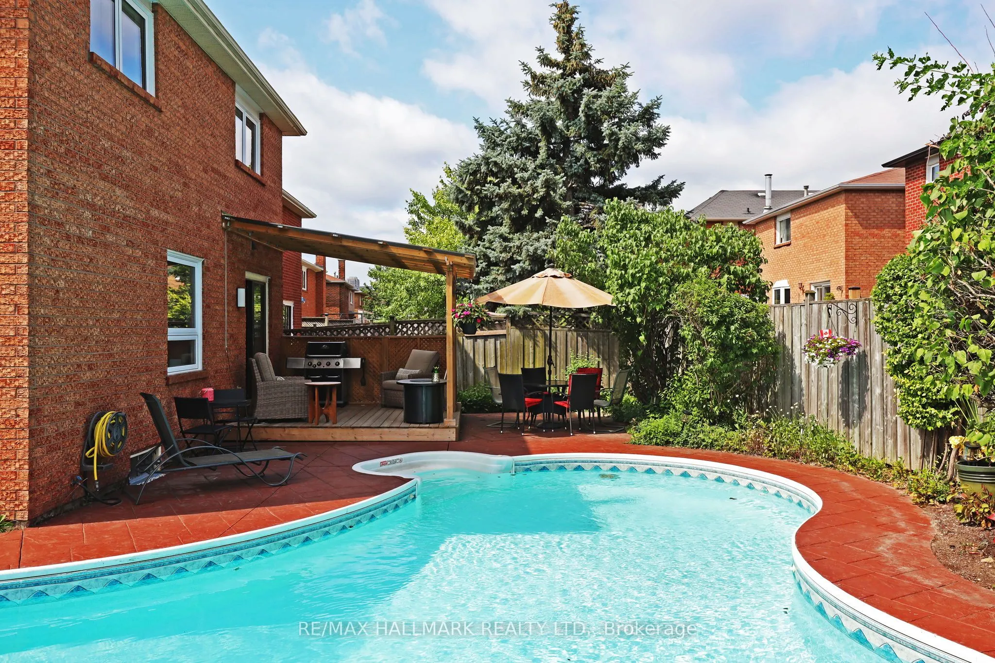 523 Petawawa Crescent