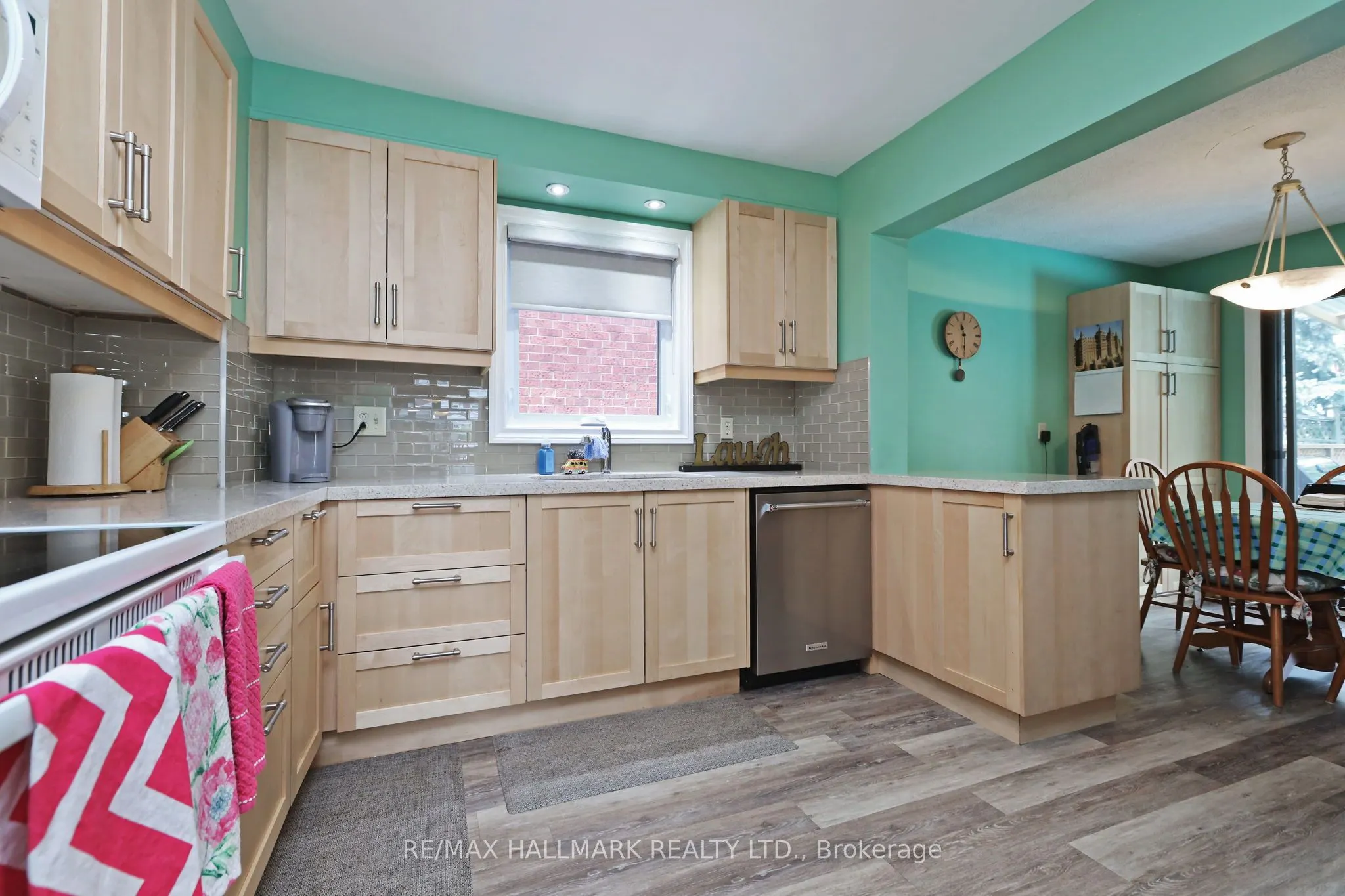 523 Petawawa Crescent