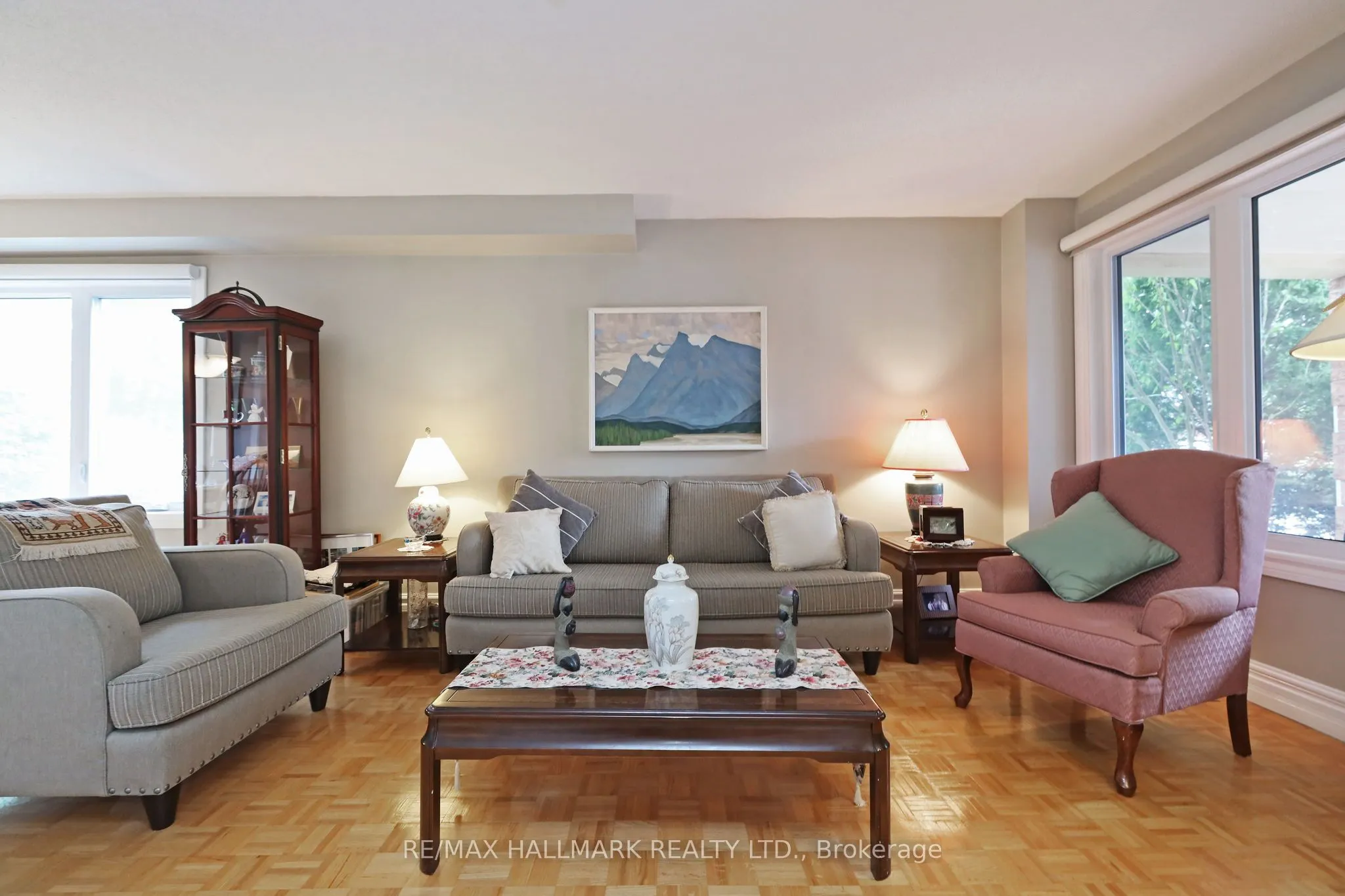 523 Petawawa Crescent