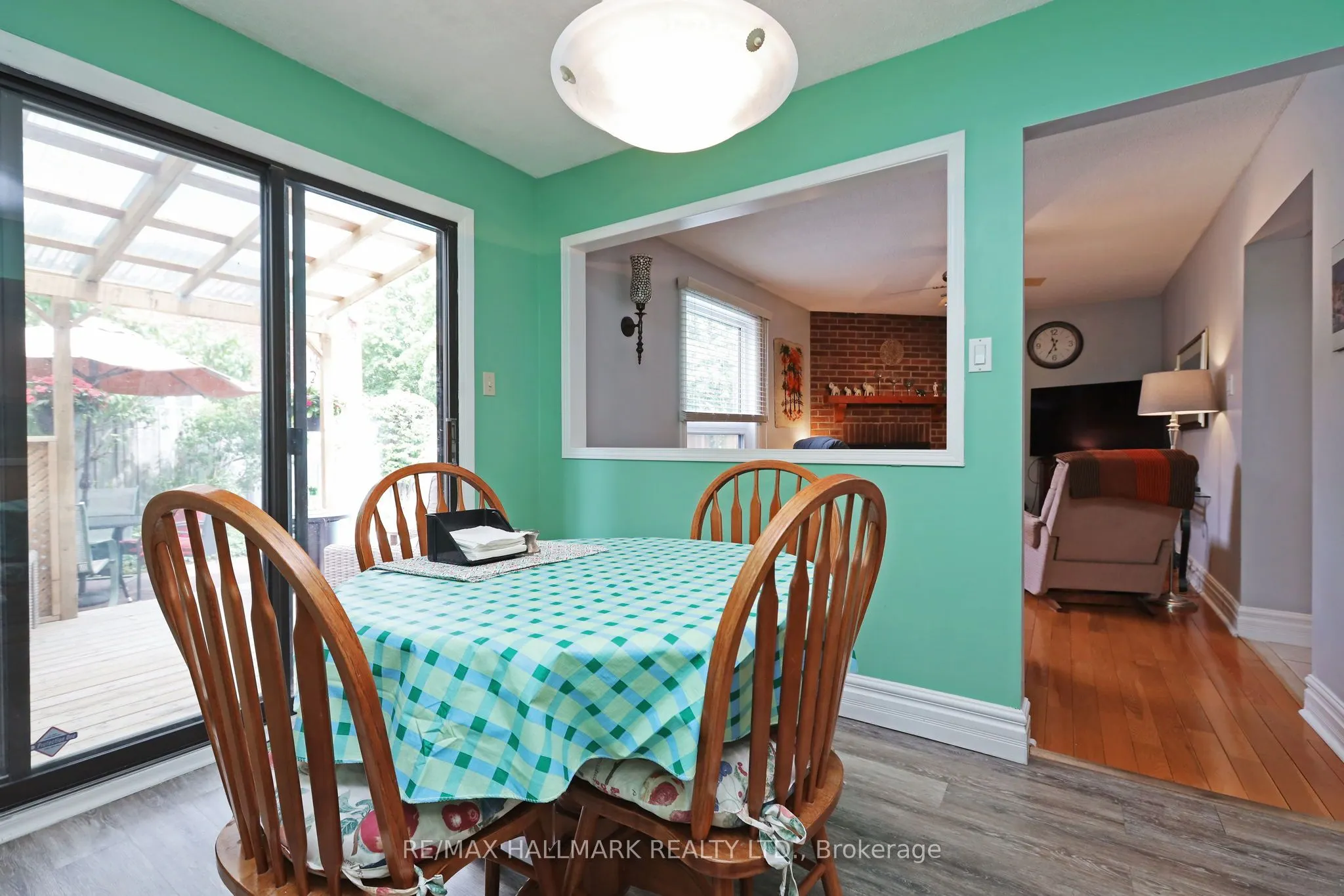 523 Petawawa Crescent
