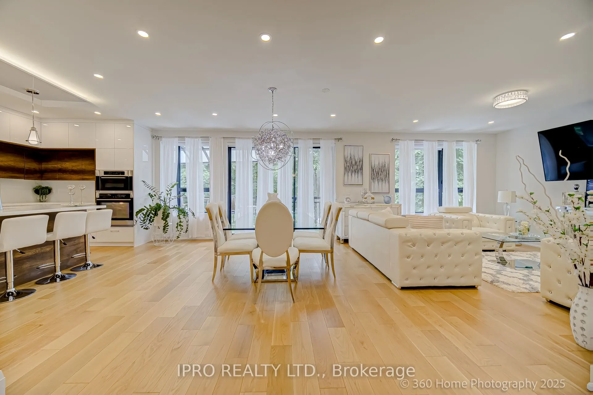 238 Renforth Drive