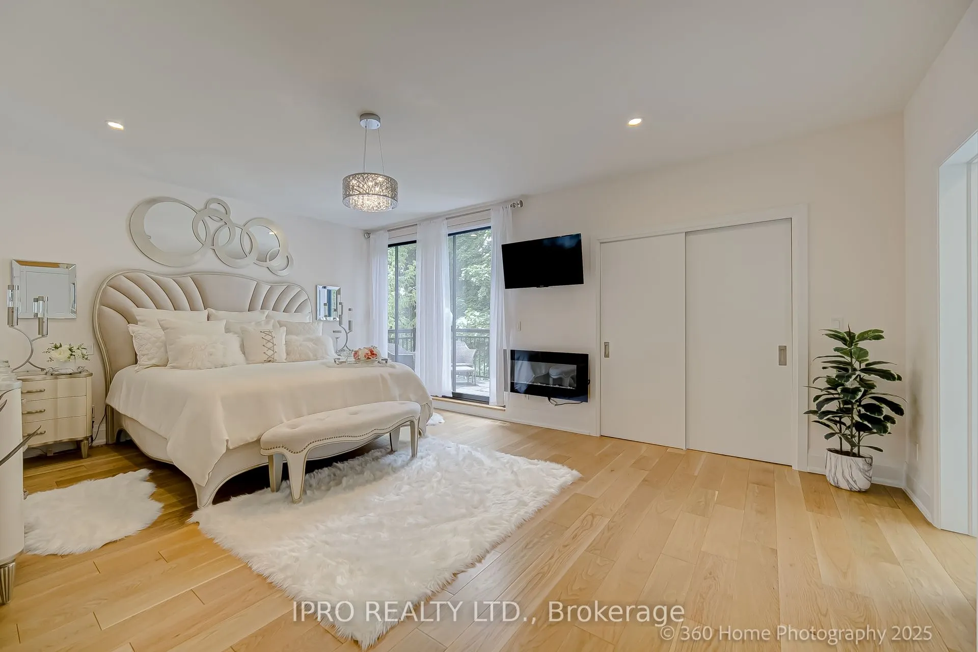 238 Renforth Drive