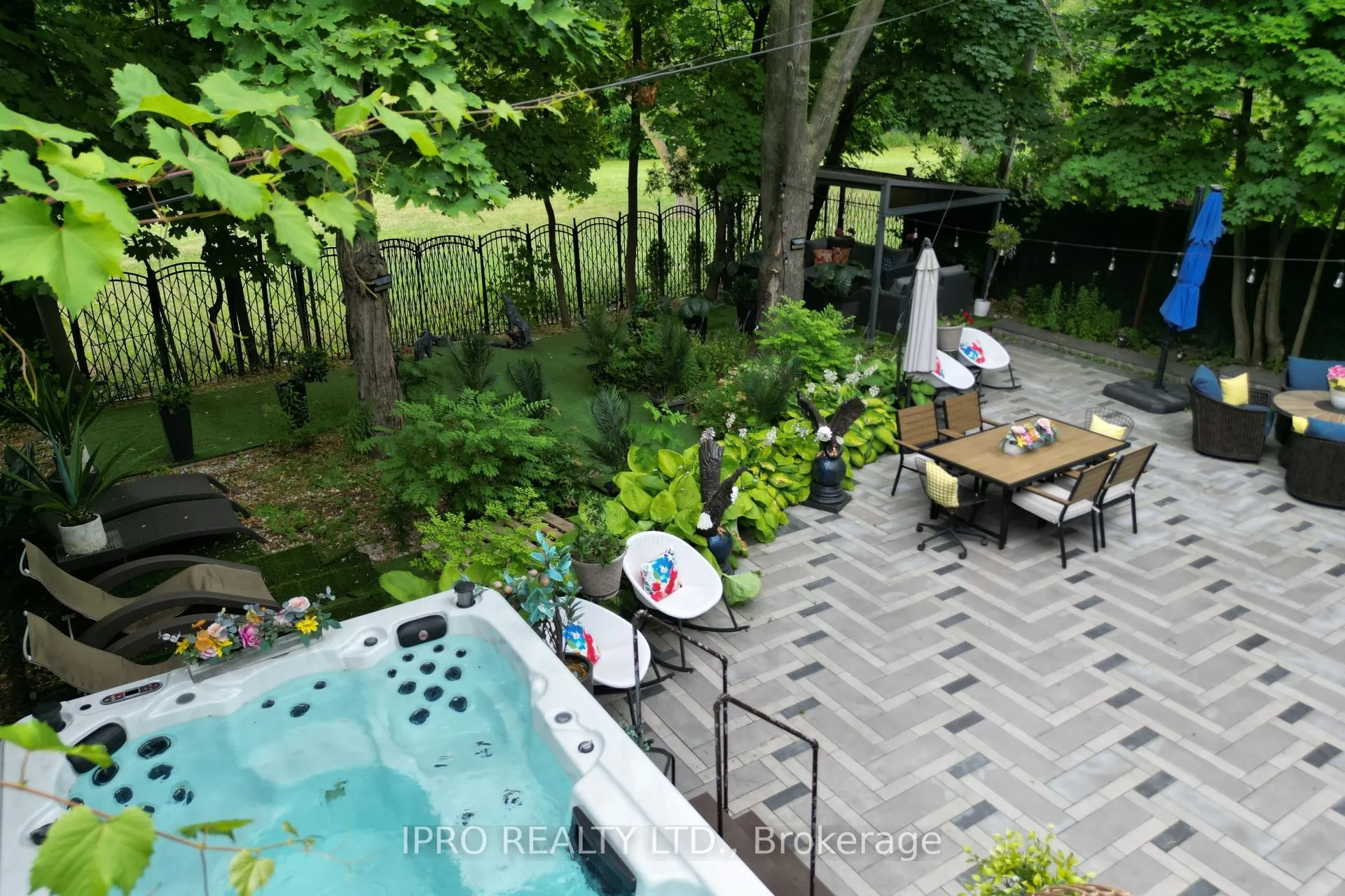 238 Renforth Drive