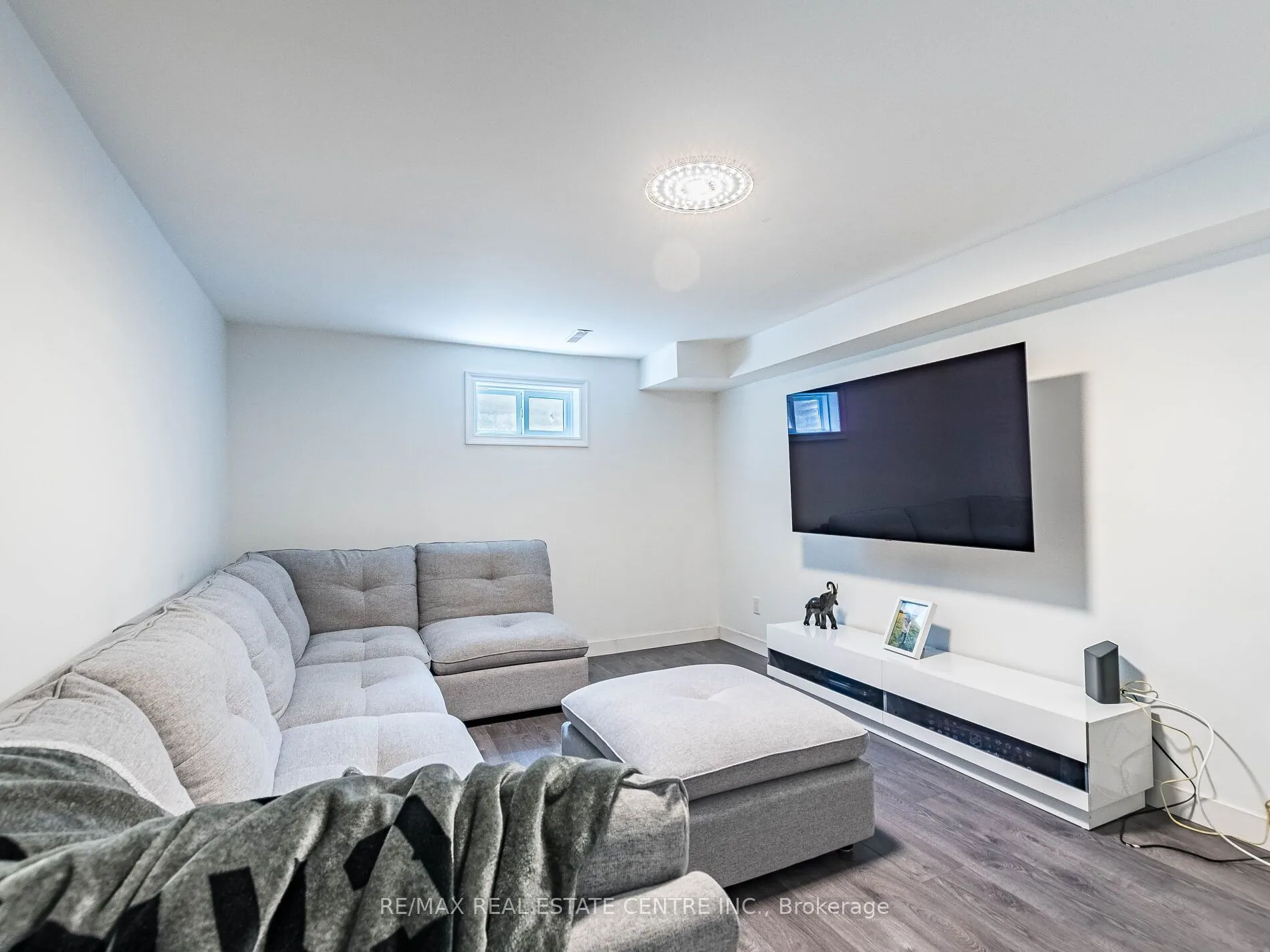 52 Mozart Crescent
