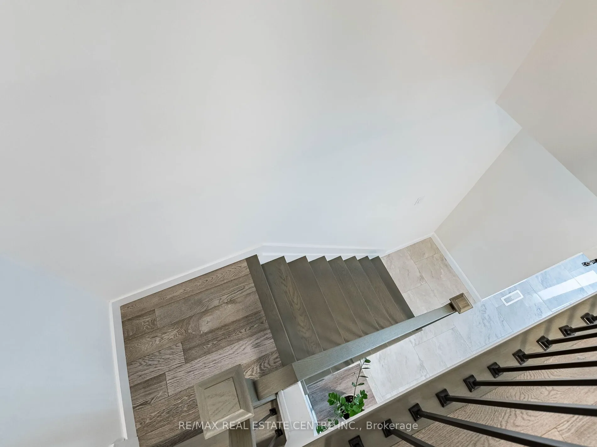 52 Mozart Crescent