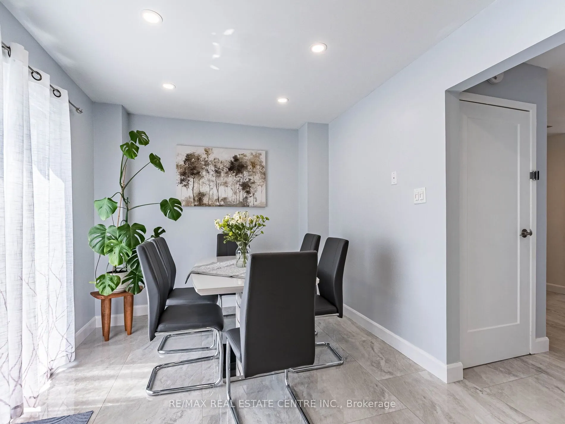 52 Mozart Crescent