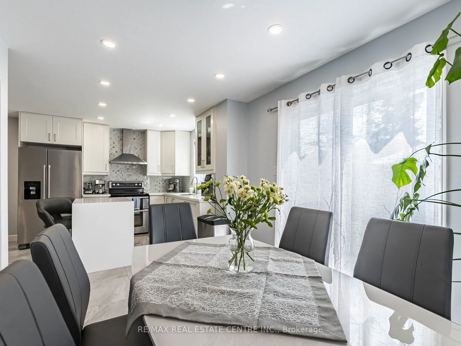 52 Mozart Crescent