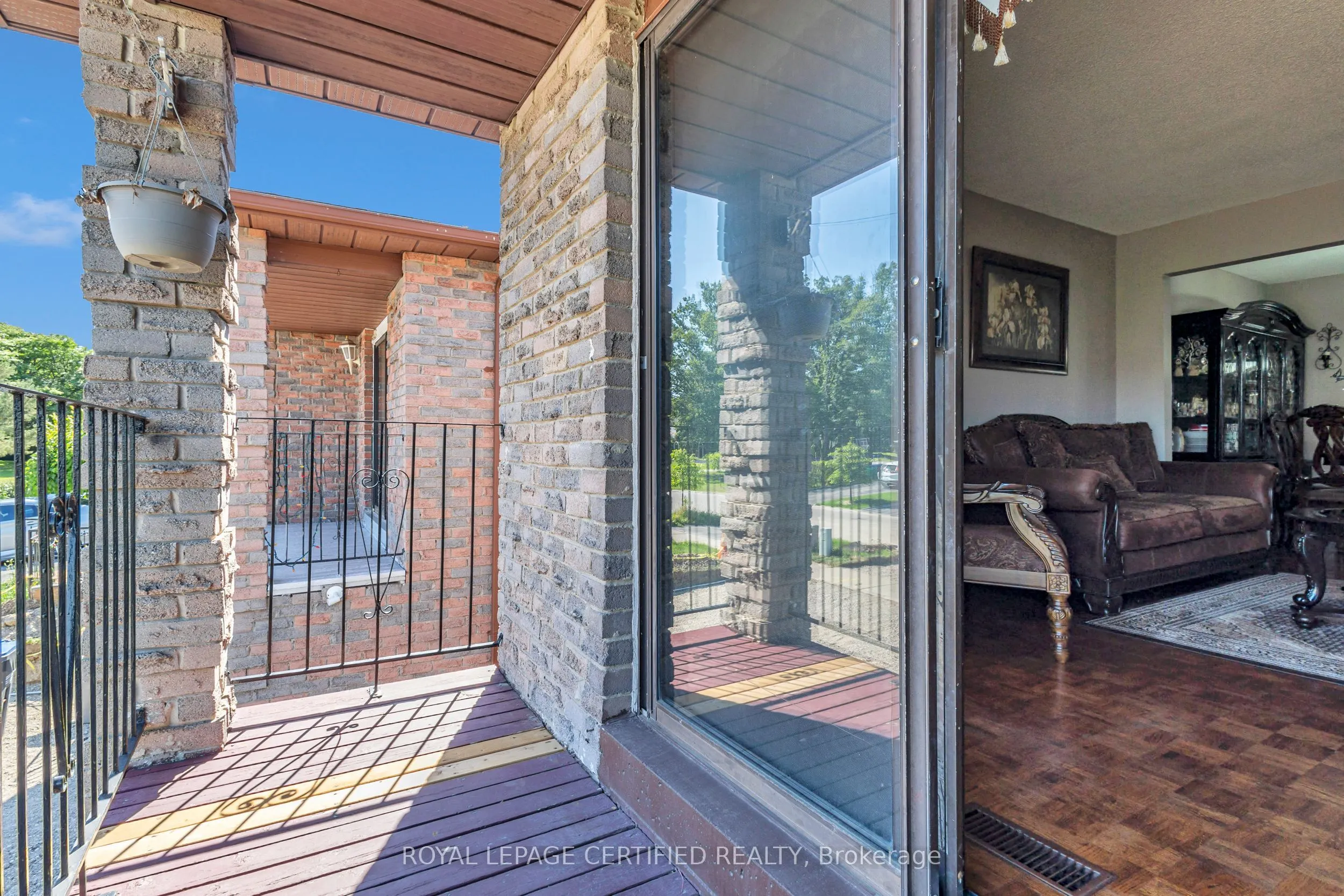 37 Dafoe Crescent