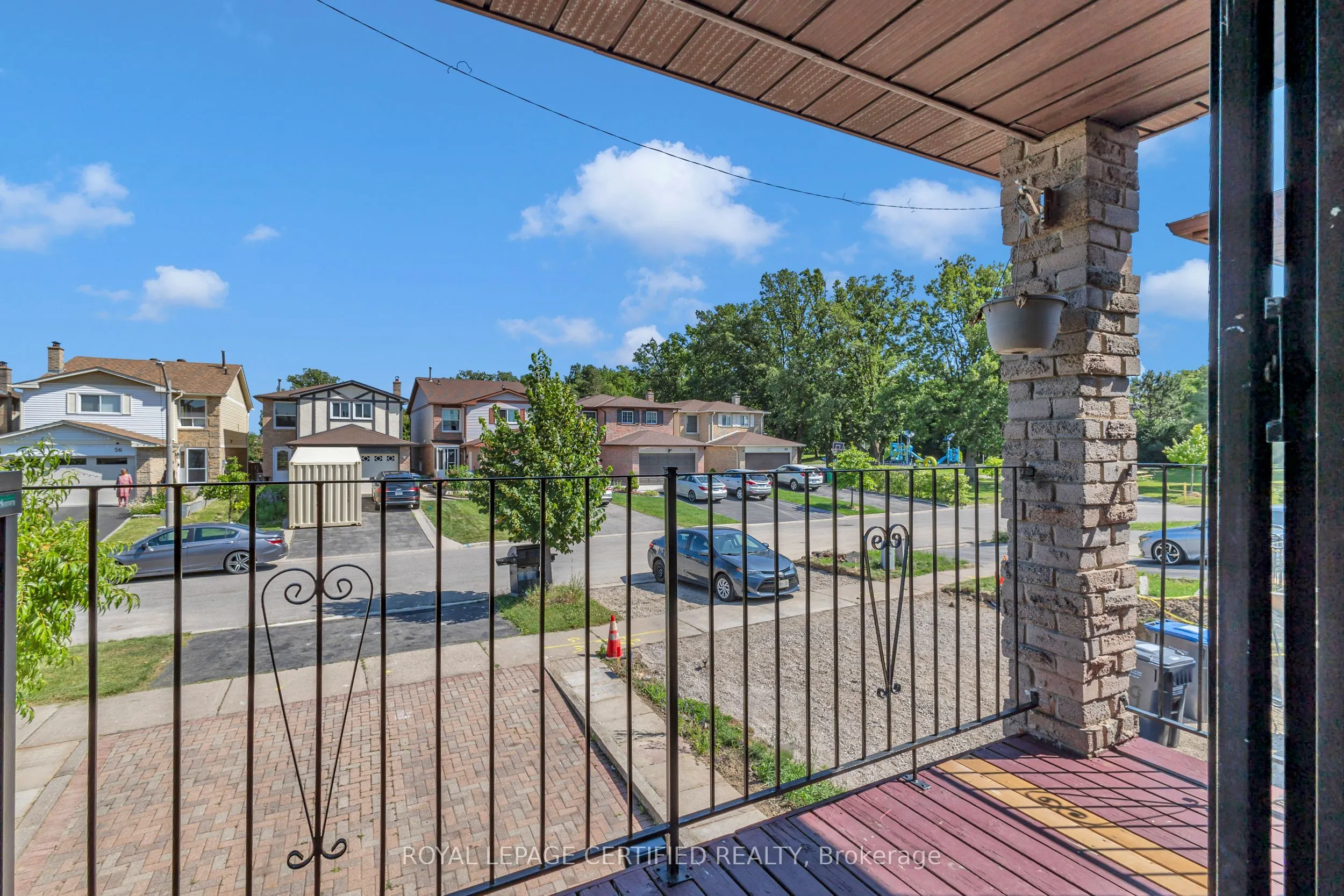 37 Dafoe Crescent