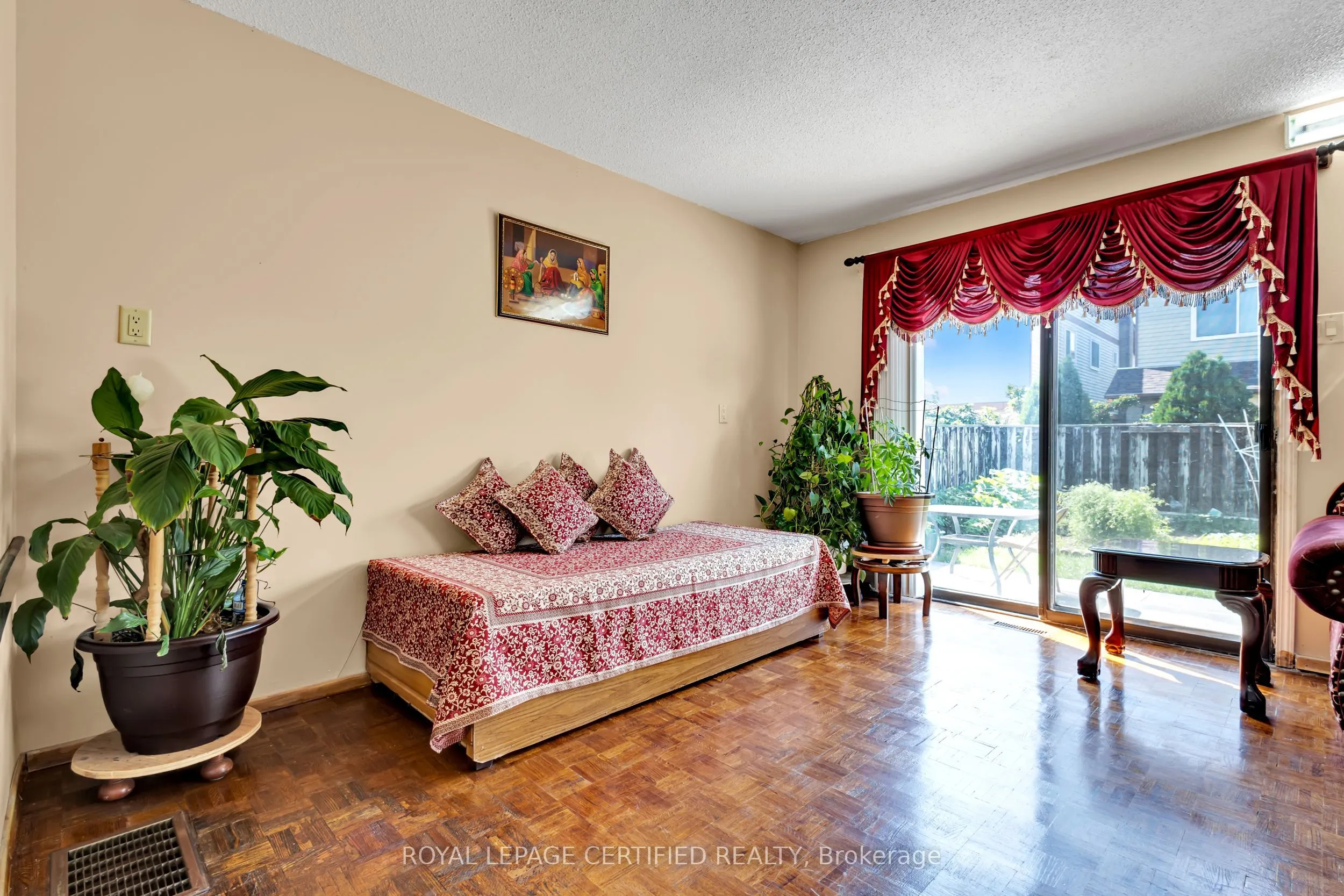 37 Dafoe Crescent