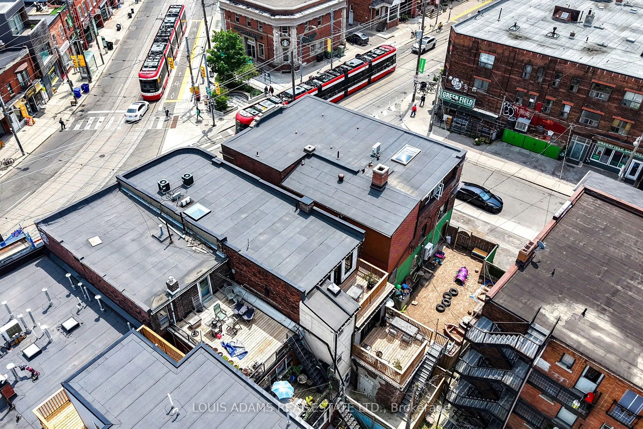 2215 Dundas Street W
