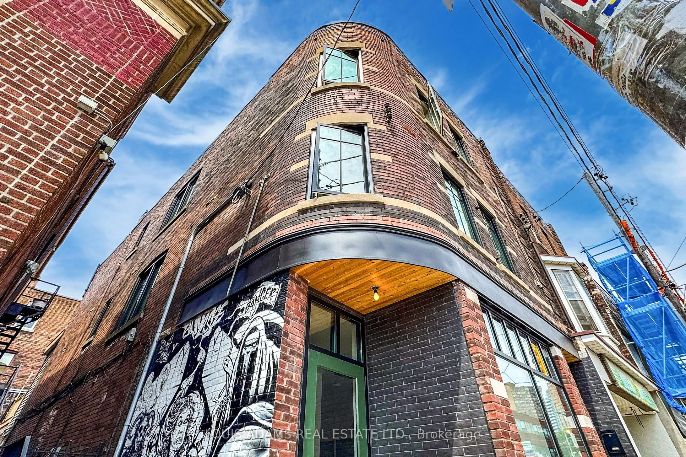 2215 Dundas Street W