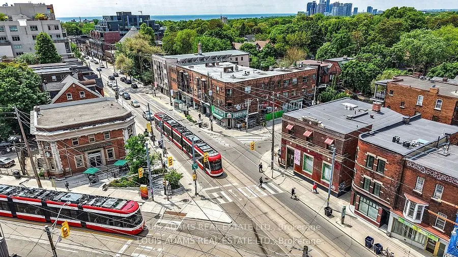 2215 Dundas Street W
