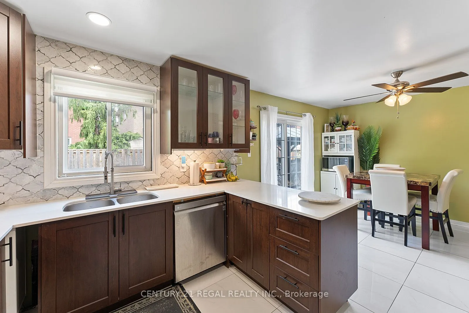97 Hinchley Wood Grove
