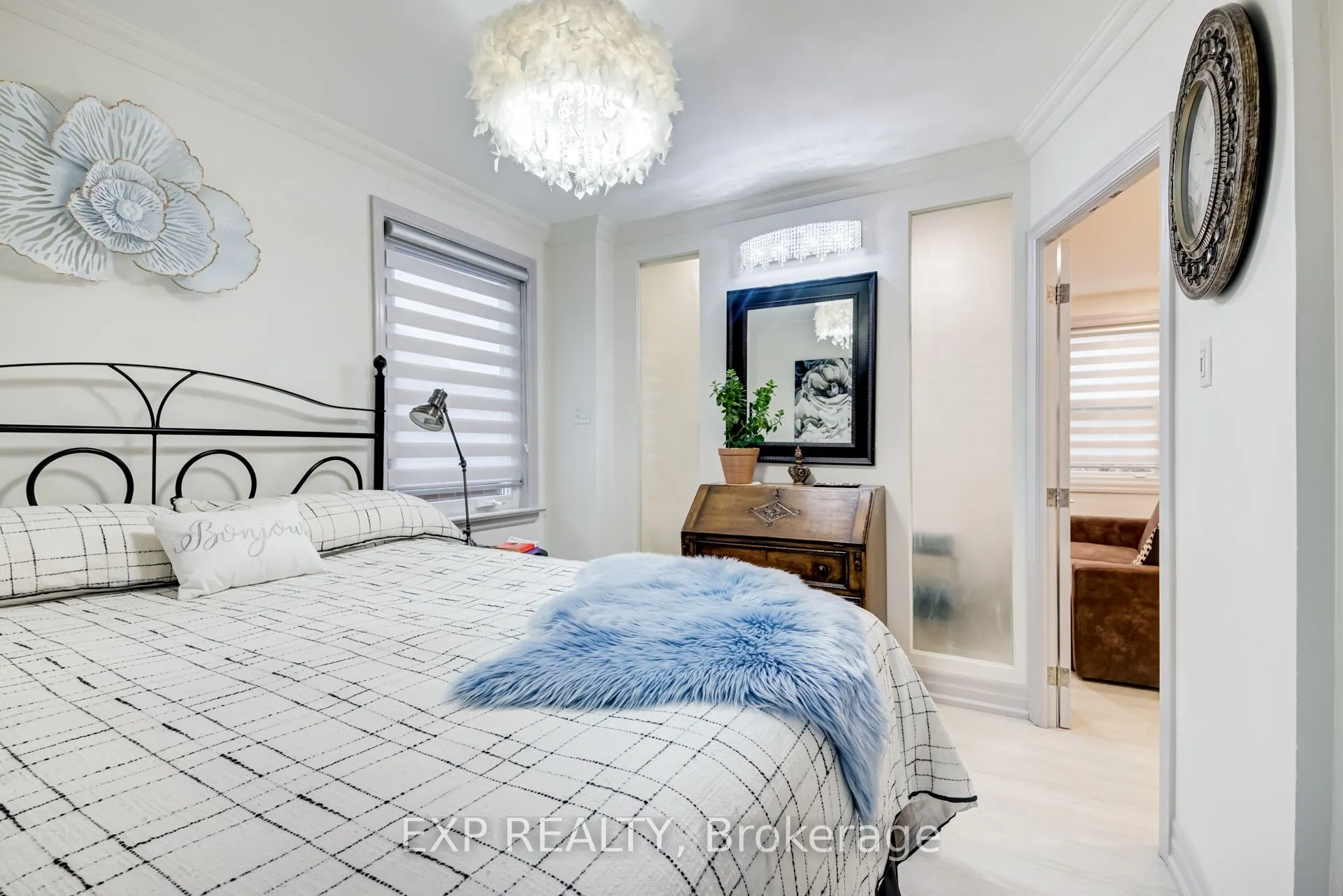 19 Albani Street