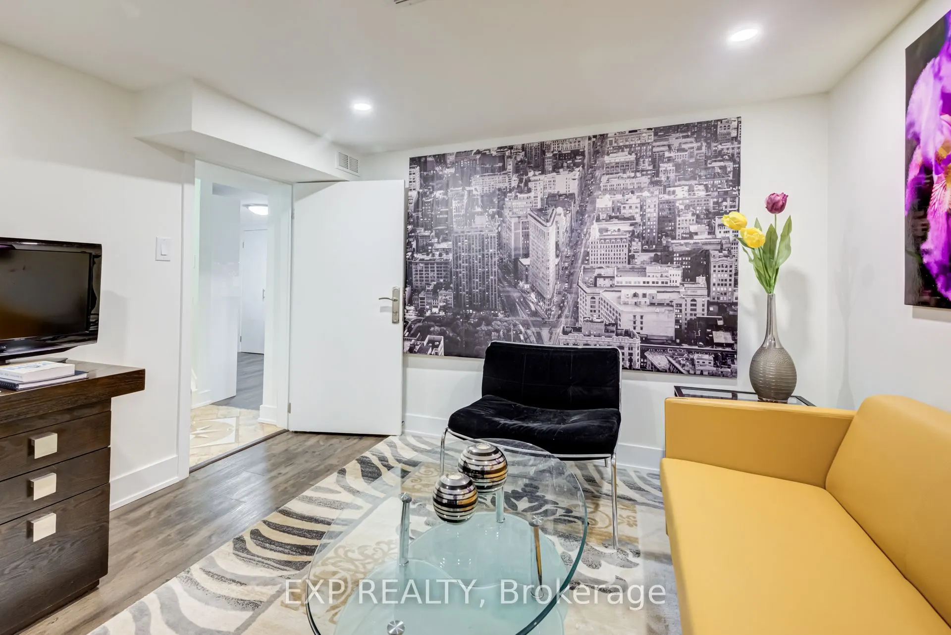19 Albani Street