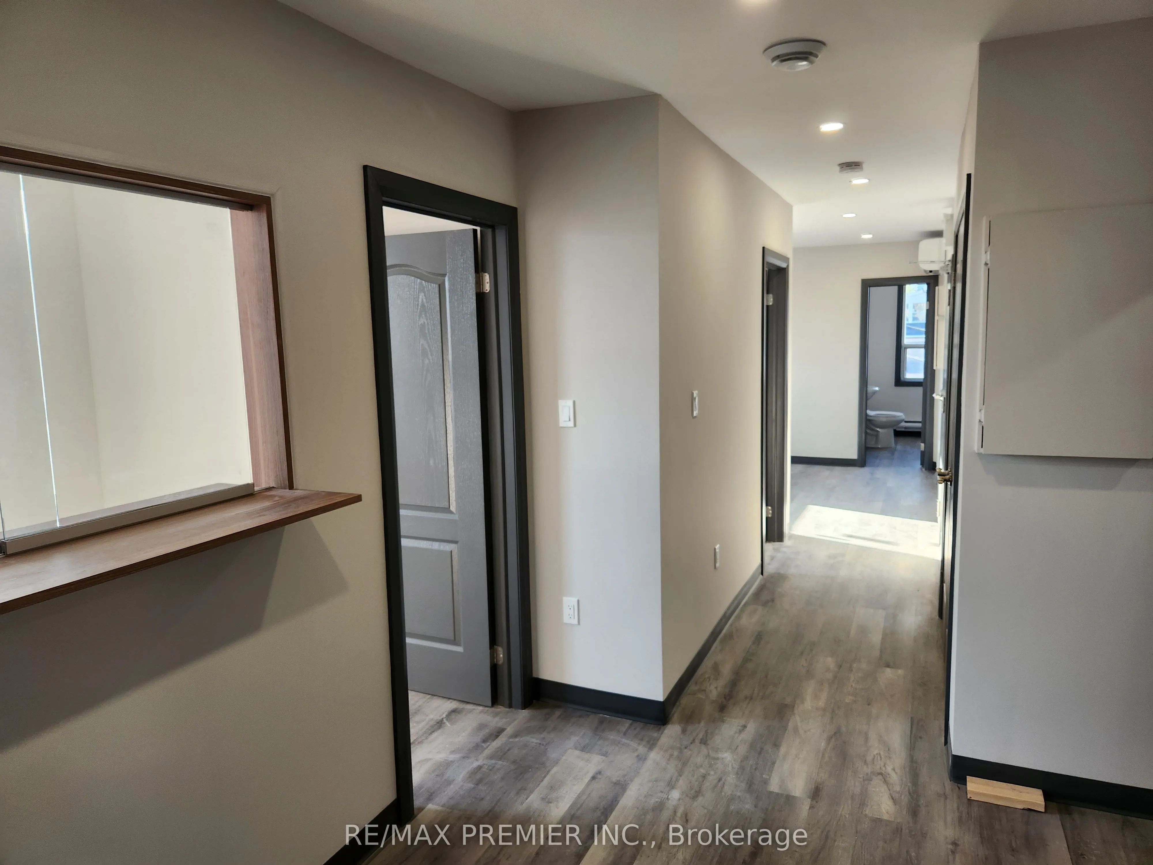 2898 Lake Shore Boulevard W