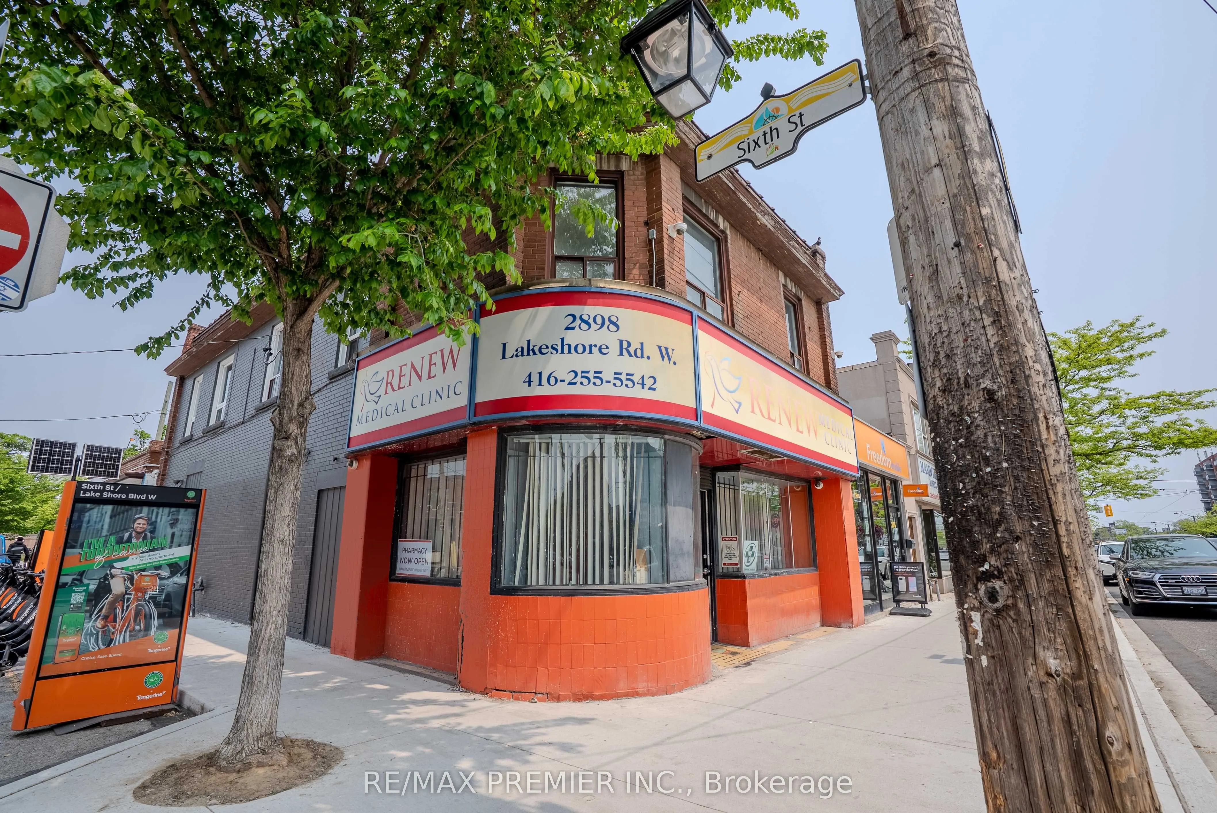 2898 Lake Shore Boulevard W