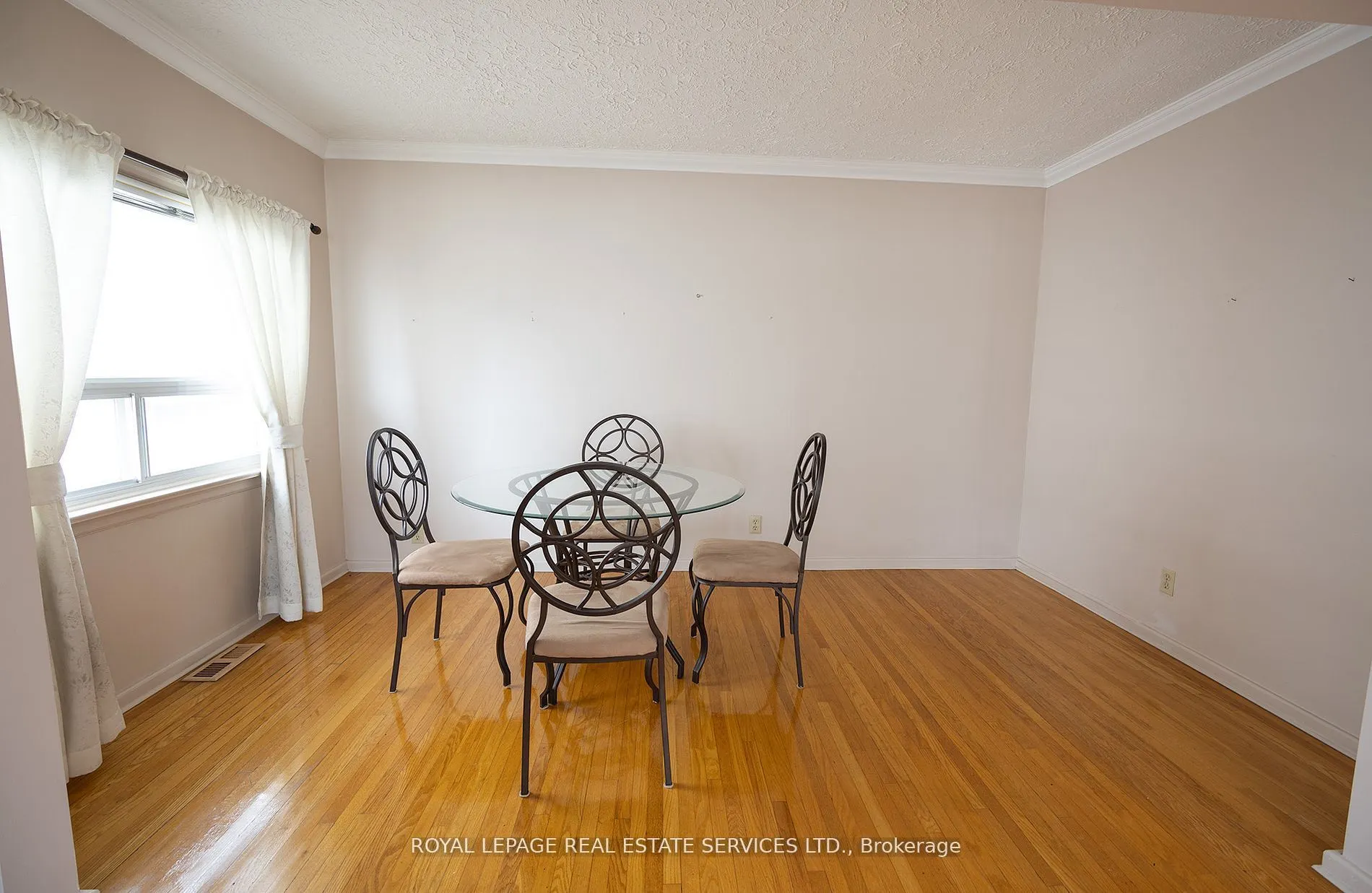 1361 Kenmuir Avenue