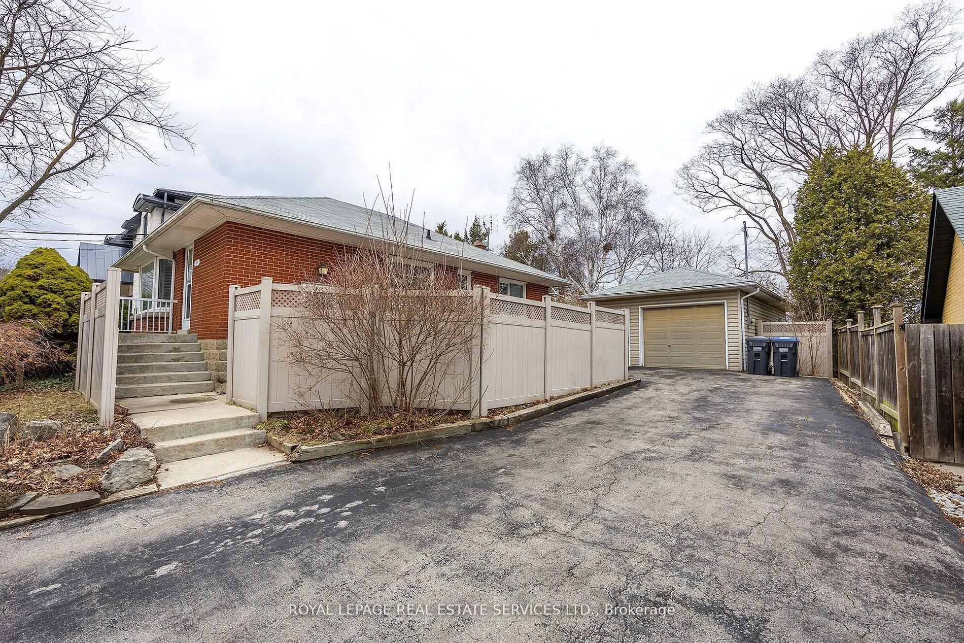 1361 Kenmuir Avenue