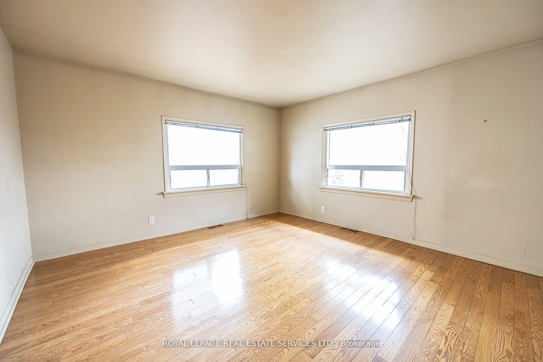 1361 Kenmuir Avenue