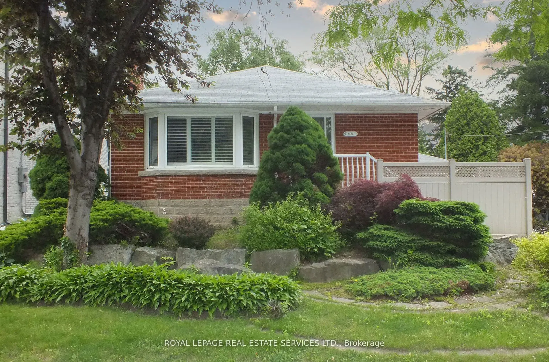 1361 Kenmuir Avenue
