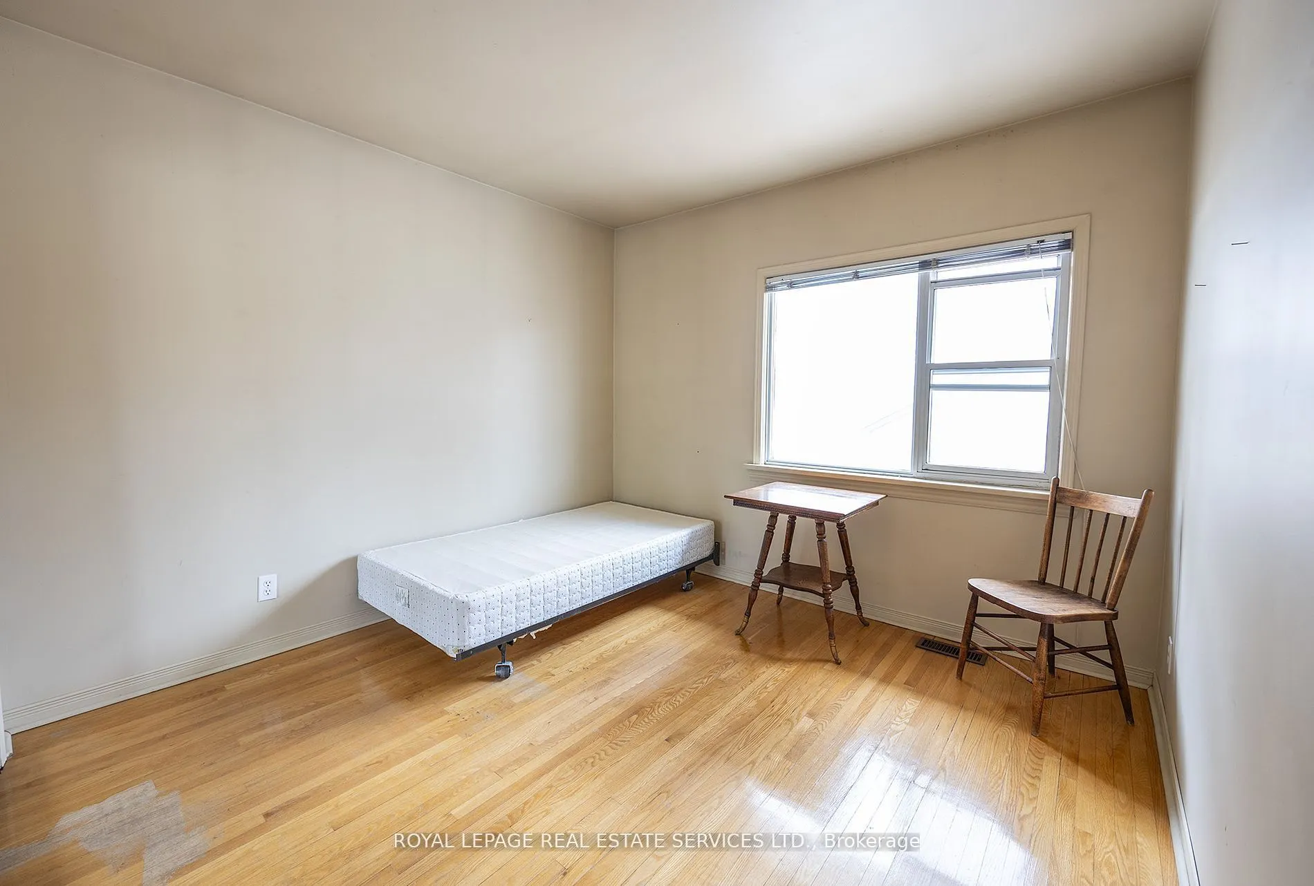 1361 Kenmuir Avenue