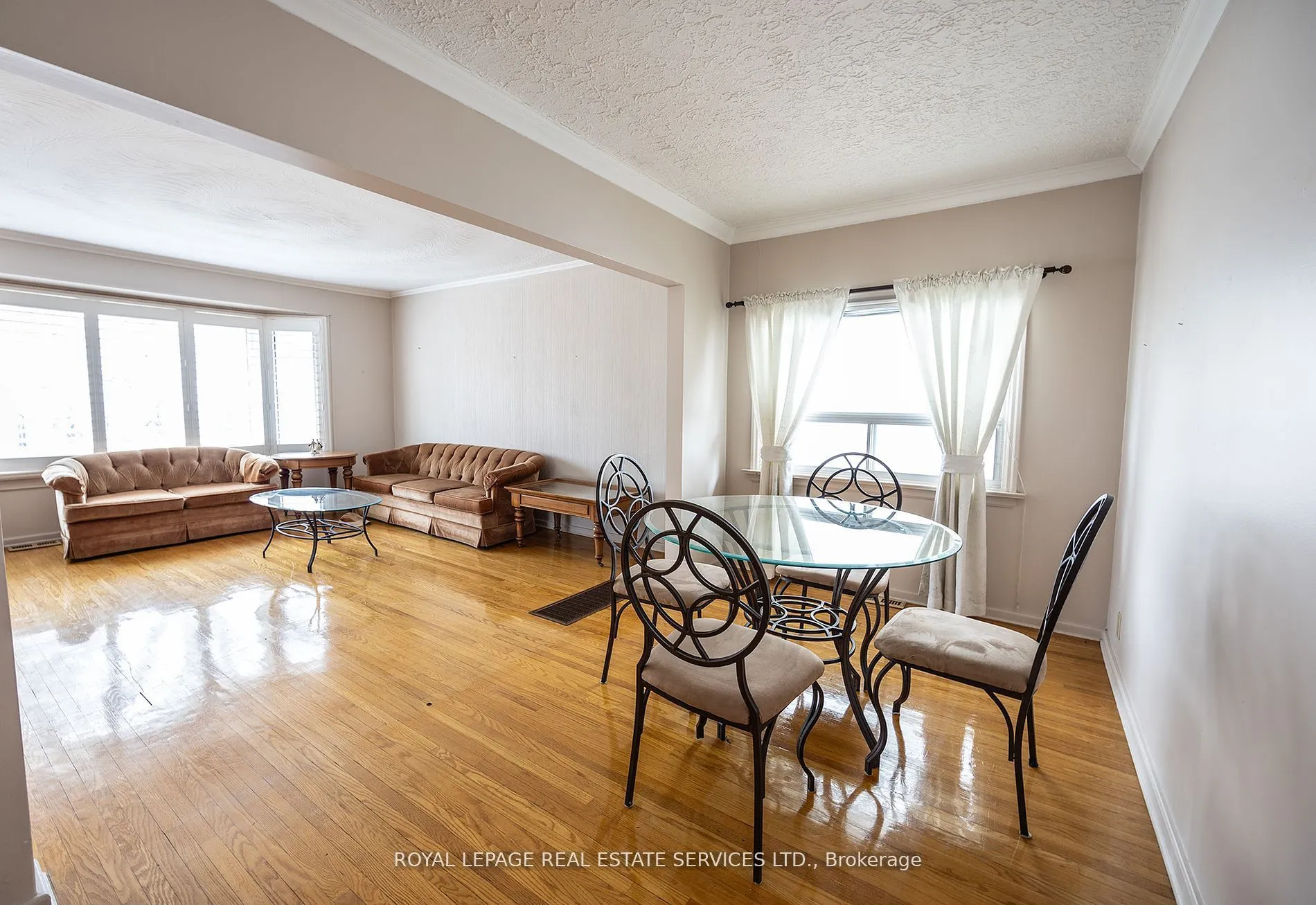 1361 Kenmuir Avenue