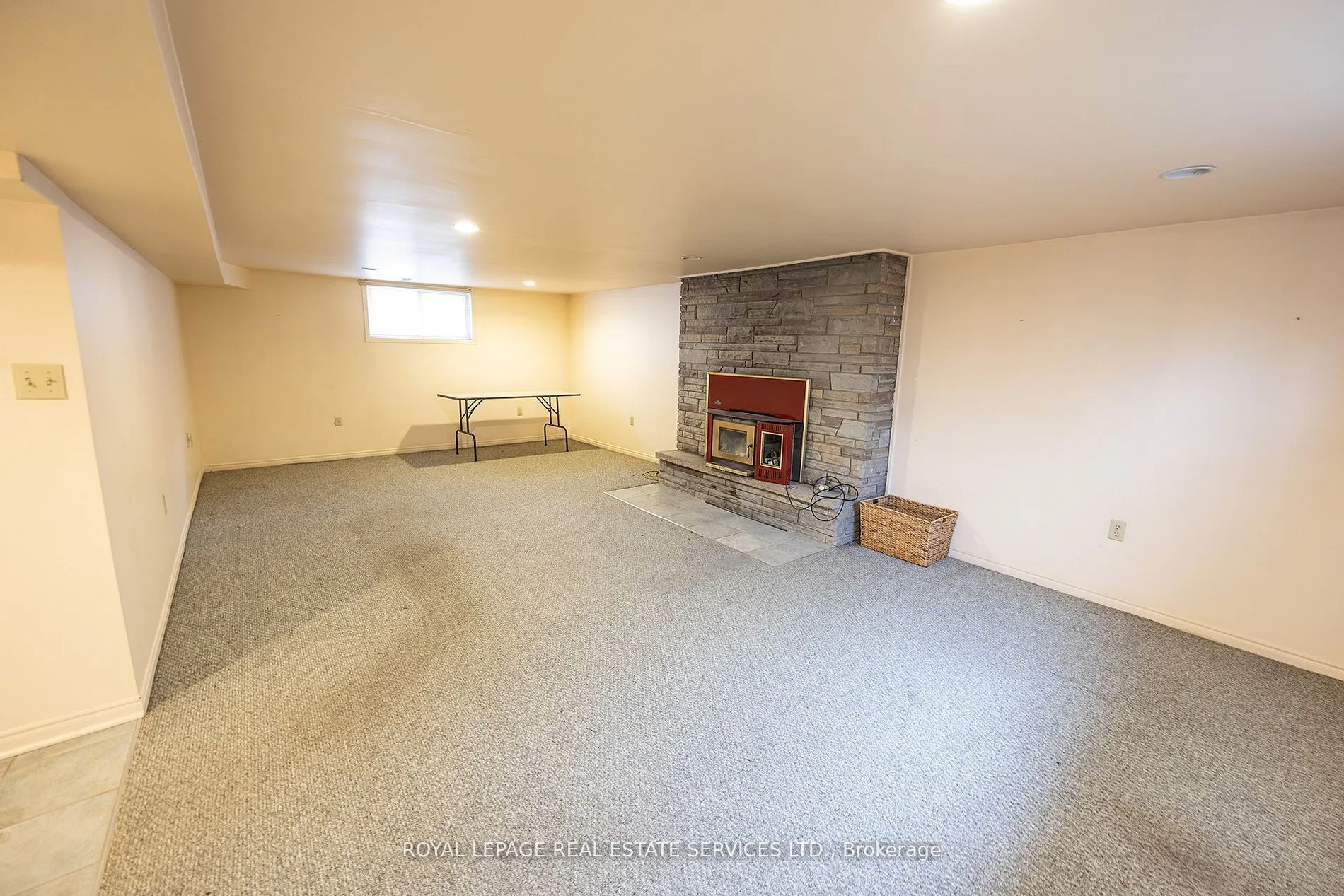 1361 Kenmuir Avenue