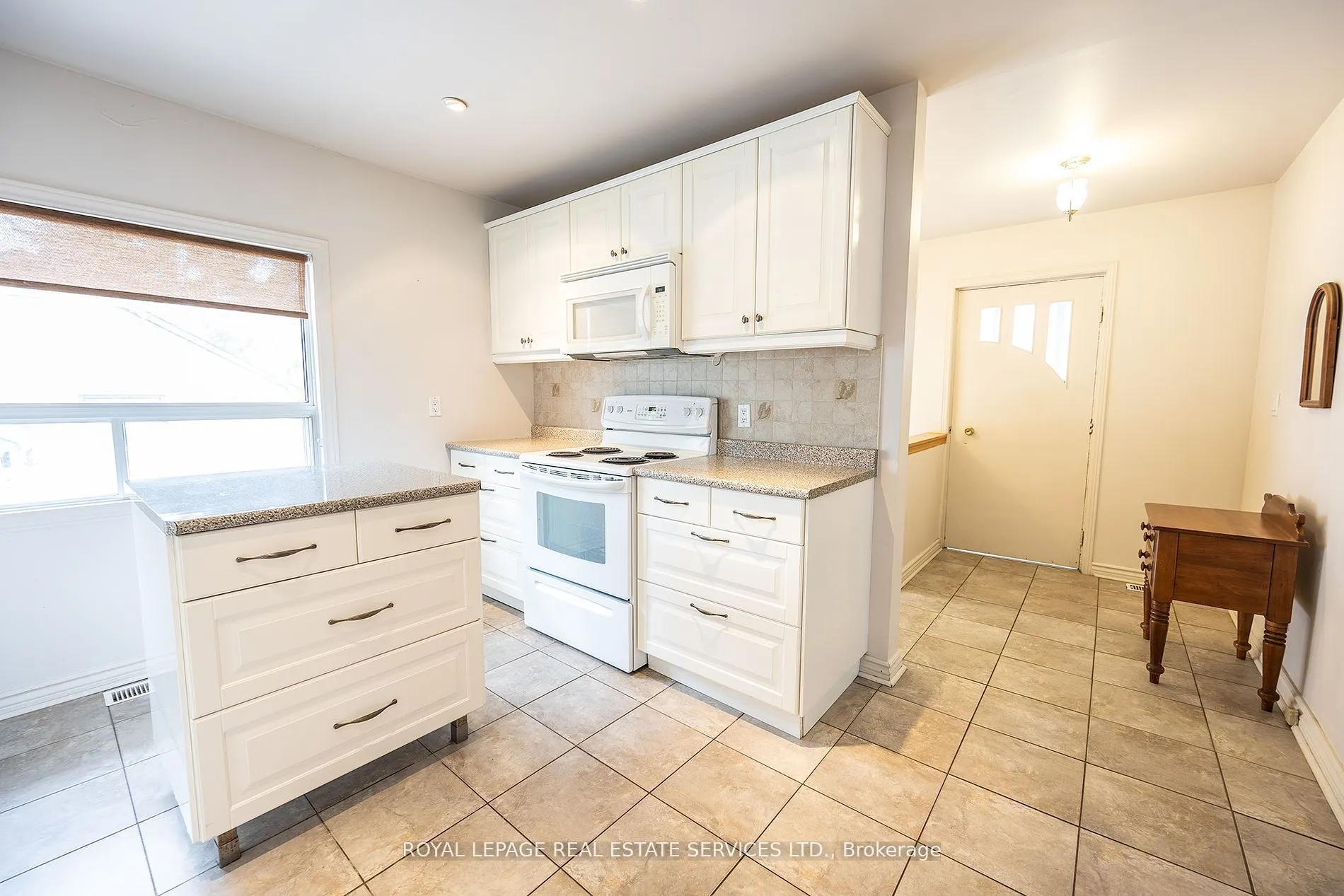 1361 Kenmuir Avenue
