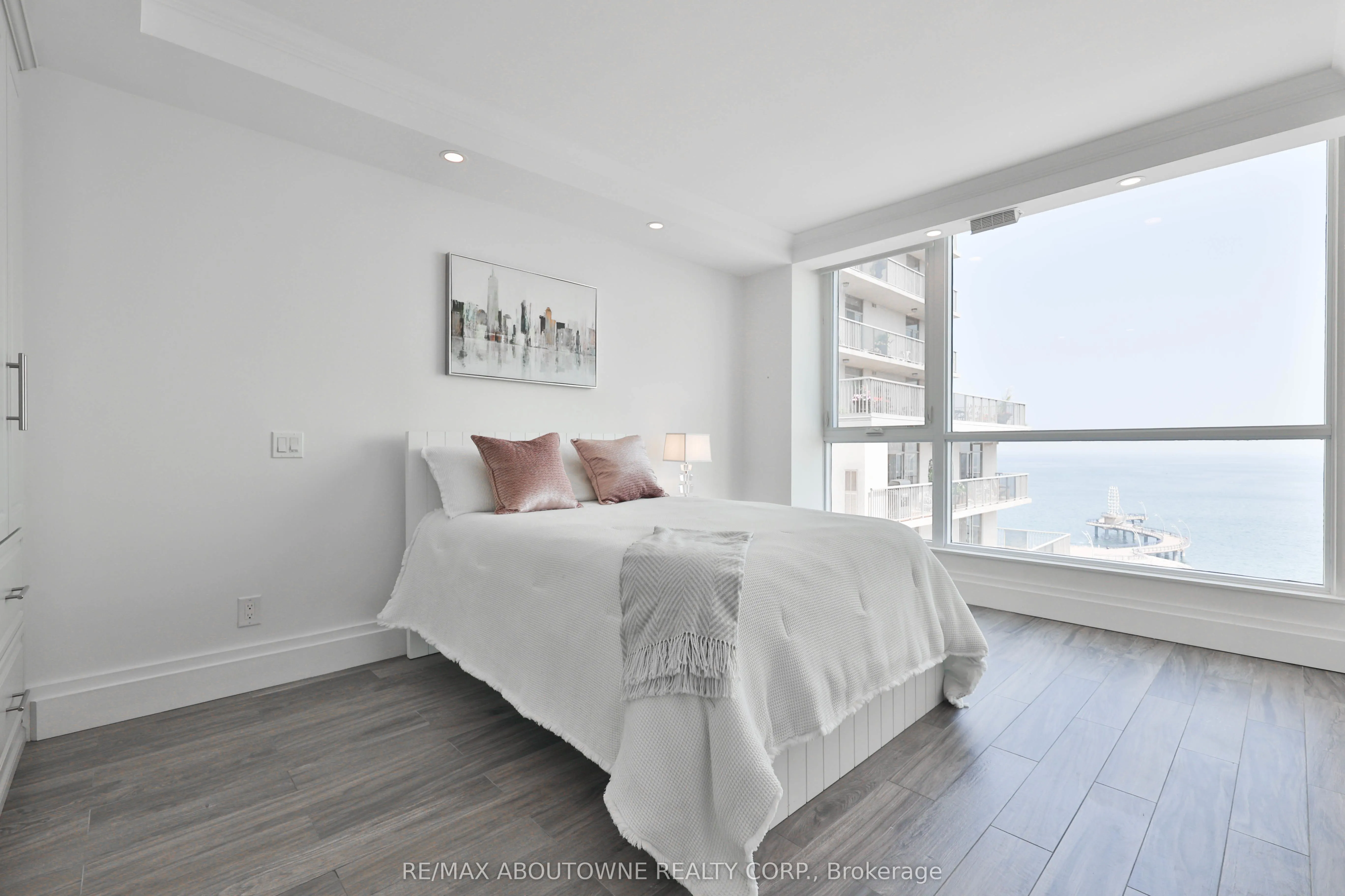 415 Locust Street, #1103