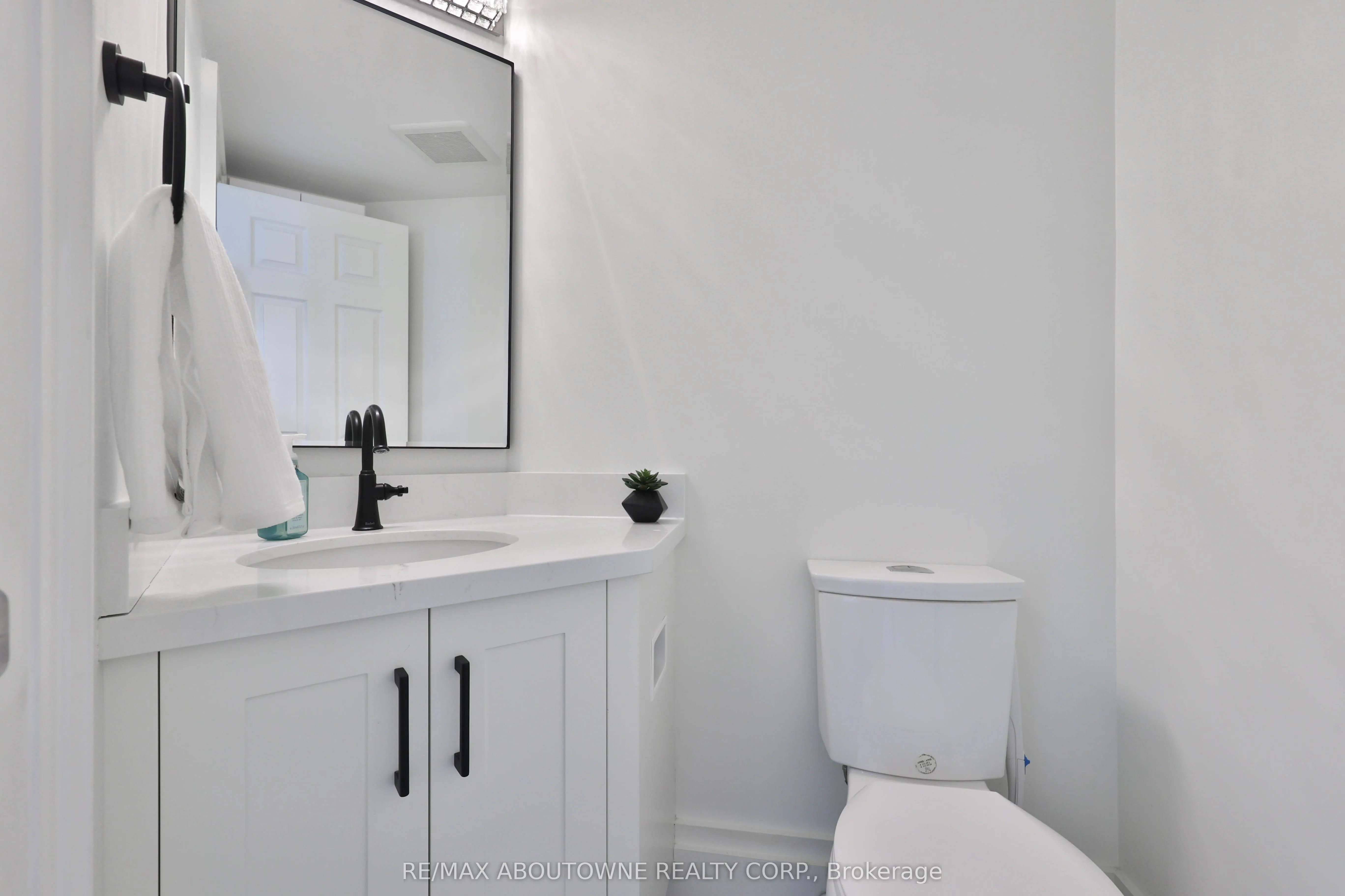 415 Locust Street, #1103