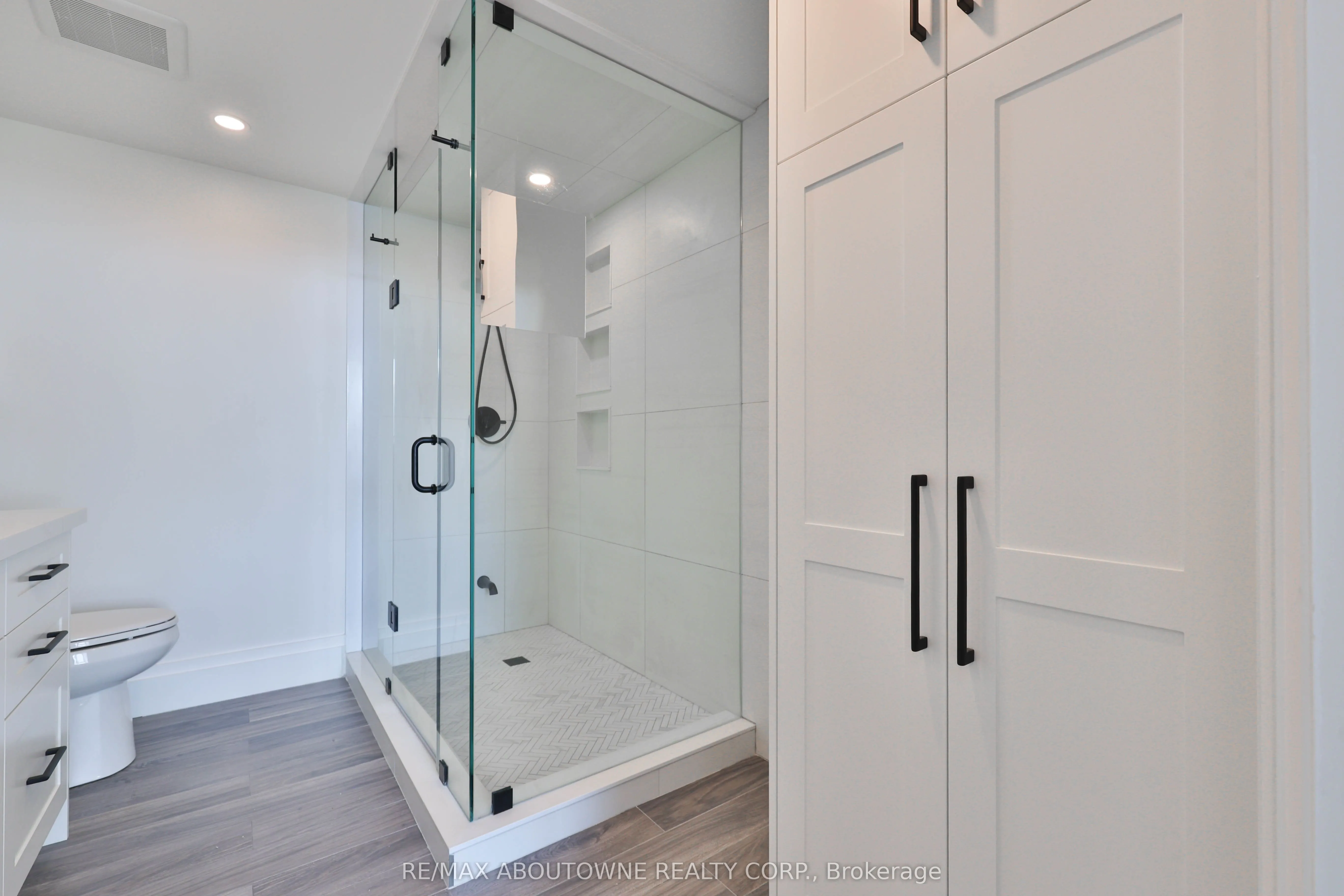 415 Locust Street, #1103