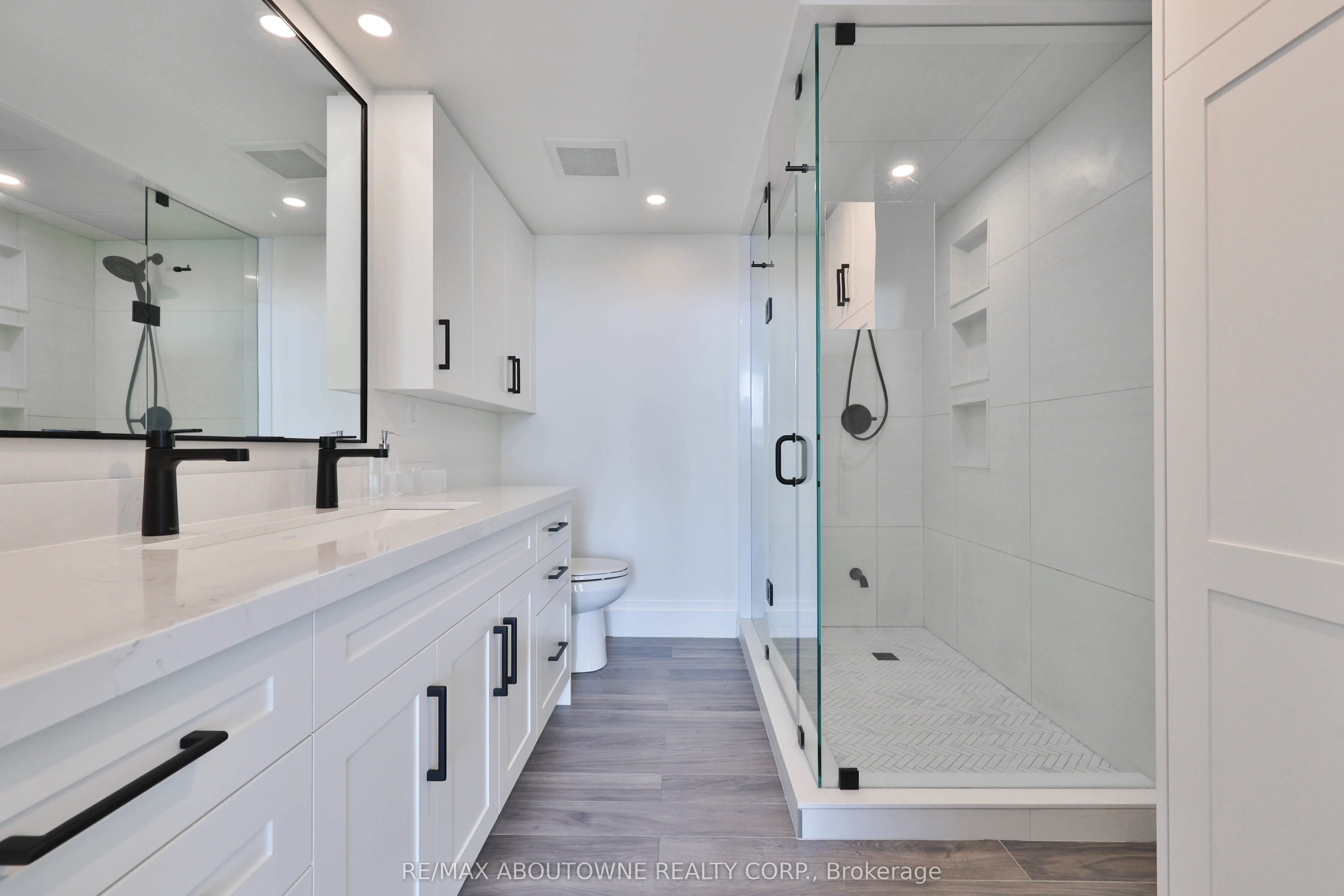 415 Locust Street, #1103