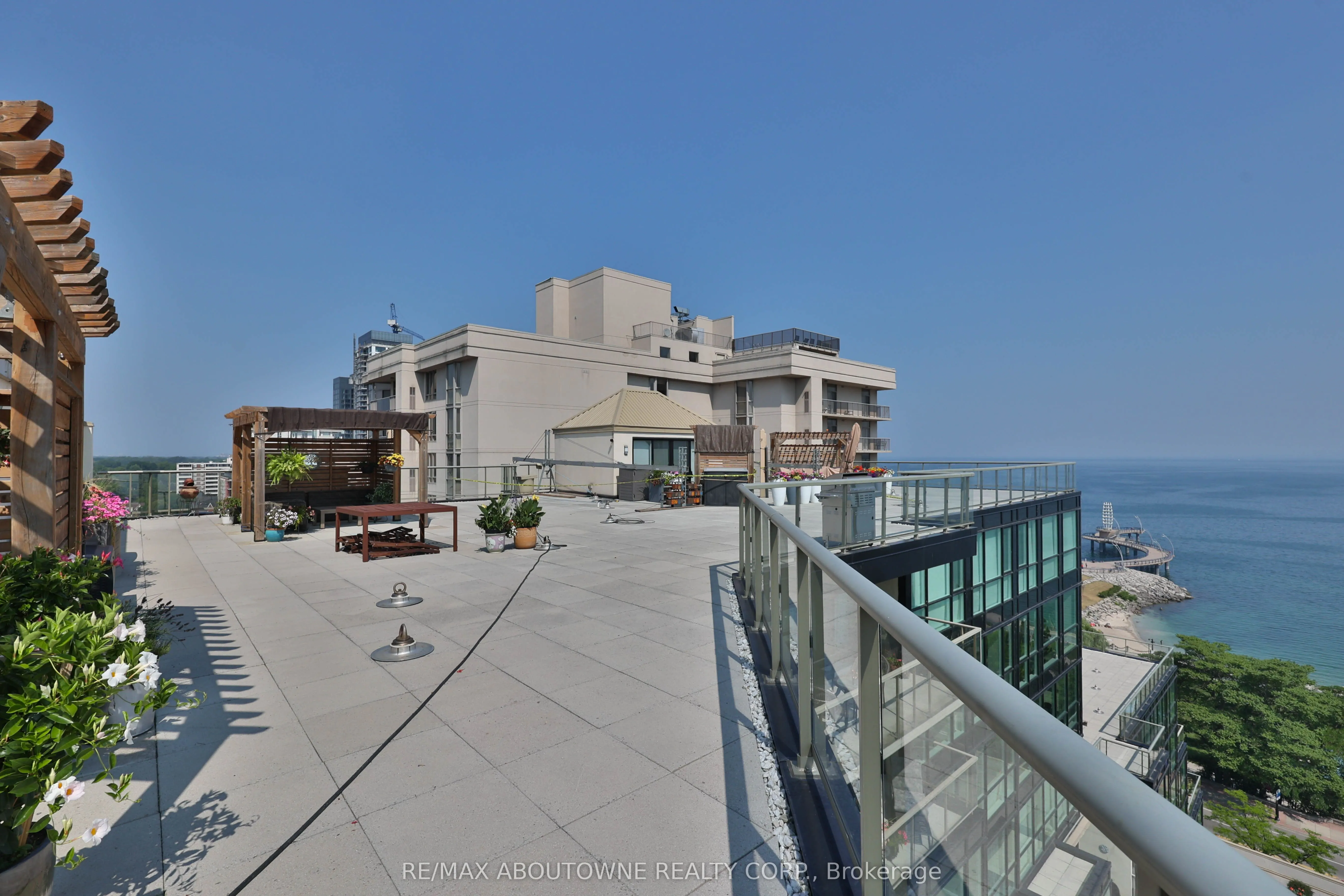 415 Locust Street, #1103